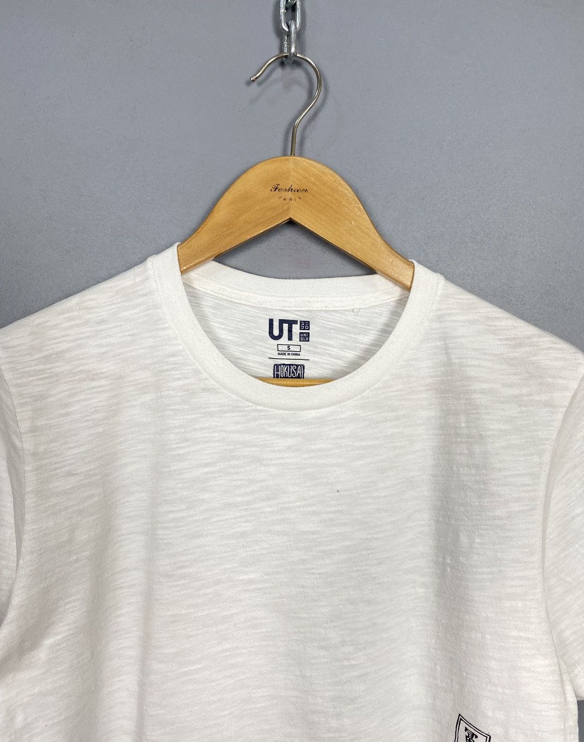 Uniqlo Uniqlo Hokusai Blue Size S T-Shirt Wave off Kanagawa White Size US S / EU 44-46 / 1 - 4 Thumbnail
