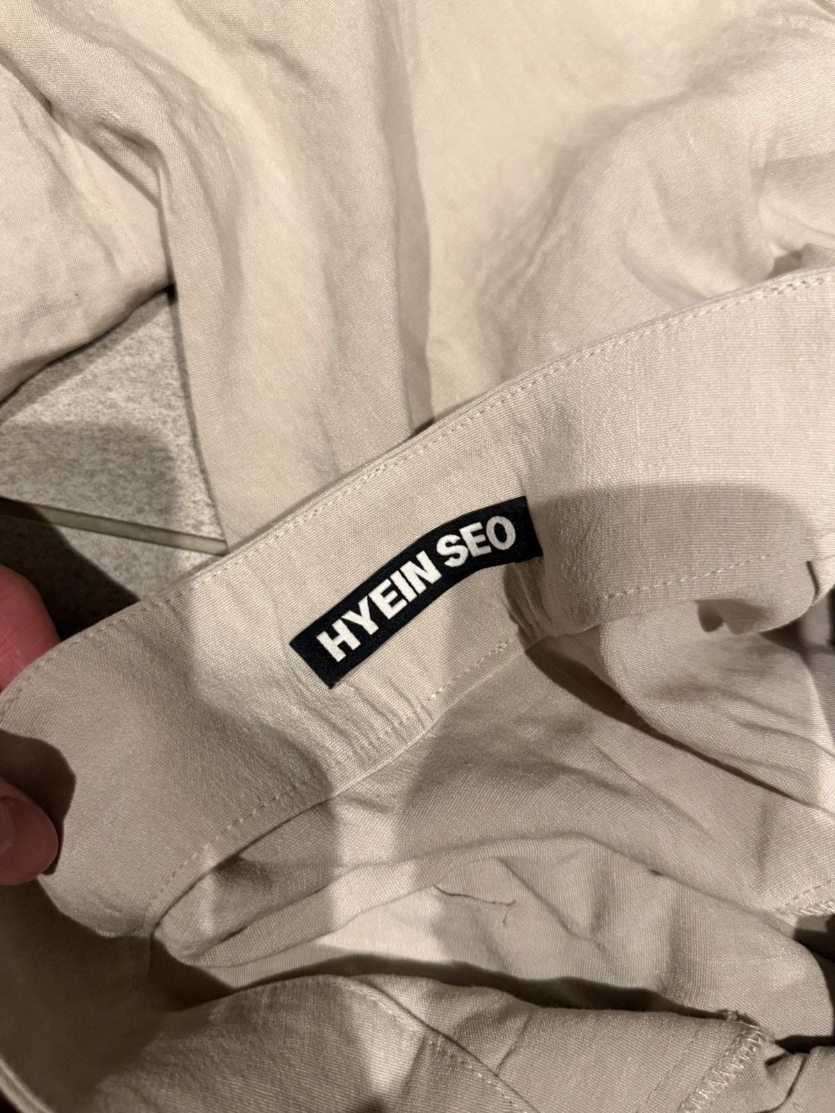 Hyein Seo × Japanese Brand Hyein seo Beige Detachable Pouch Trousers Size 3 Size US 33 - 10 Thumbnail