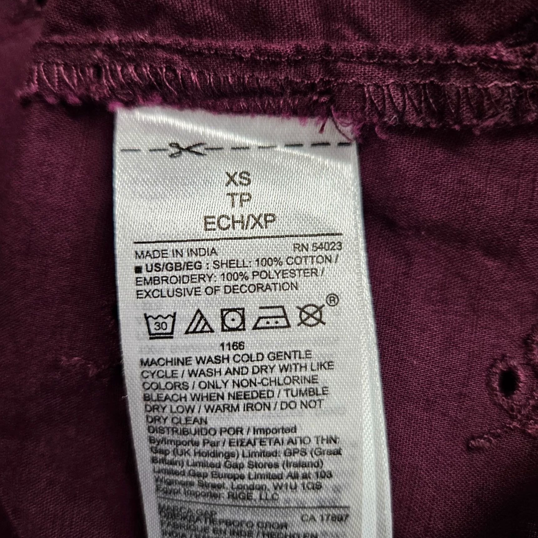 Gap VINTAGE Gap Womens Eyelet Top Sz XS Burgundy Long Sleeve Cotton Size XS / US 0-2 / IT 36-38 - 6 Thumbnail