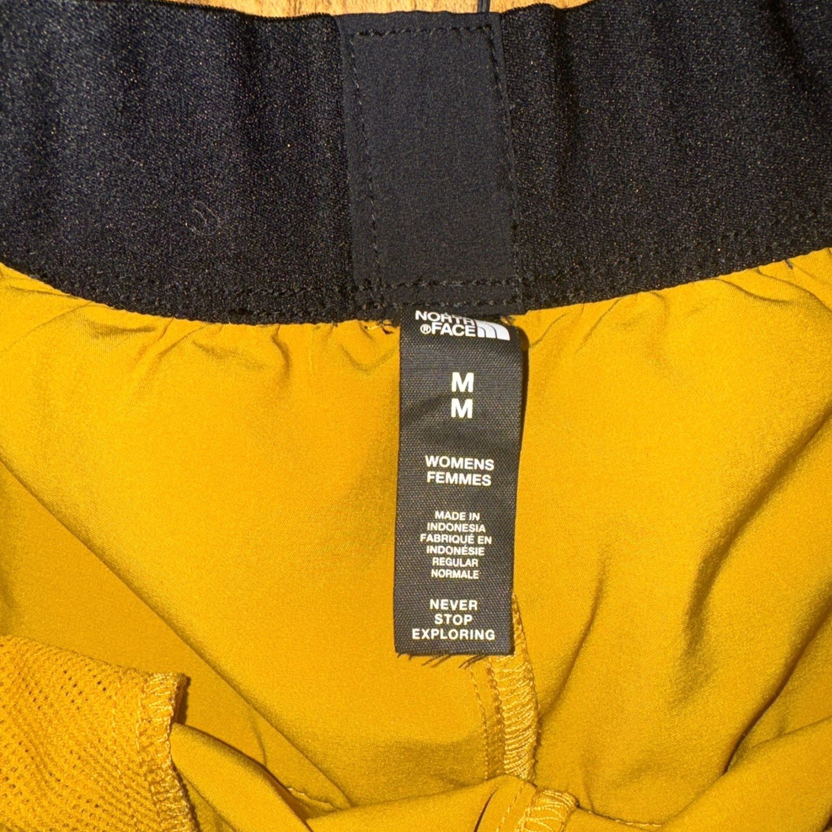 The North Face The North Face Women’s Shorts Medium Yellow Size 32" / US 10 / IT 46 - 4 Thumbnail