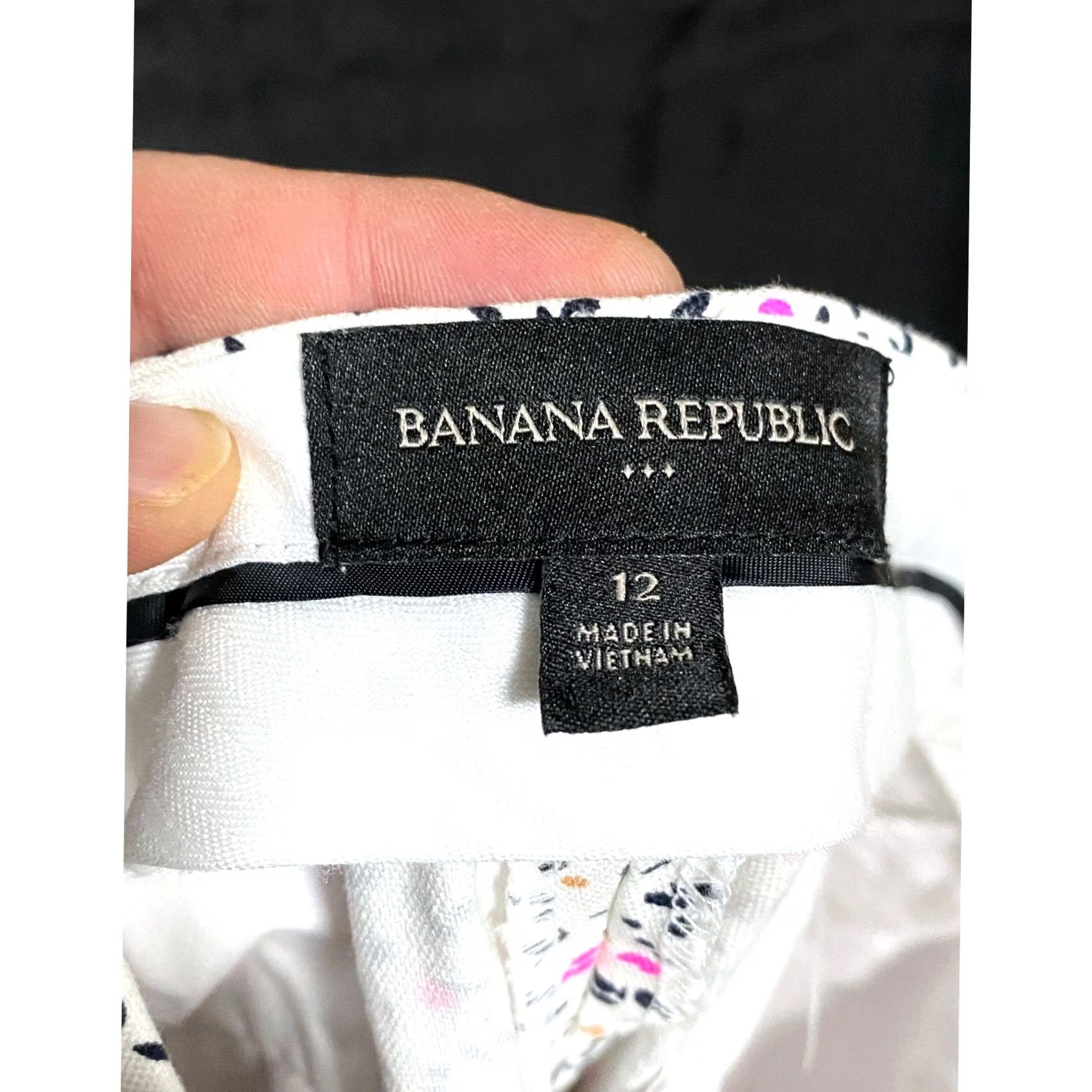 Banana Republic Banana Republic Chino Shorts Womens 12 Casual Travel Workwear Floral White Weathered 12 Womens Size 34" / US 12 / IT 48 - 5 Thumbnail