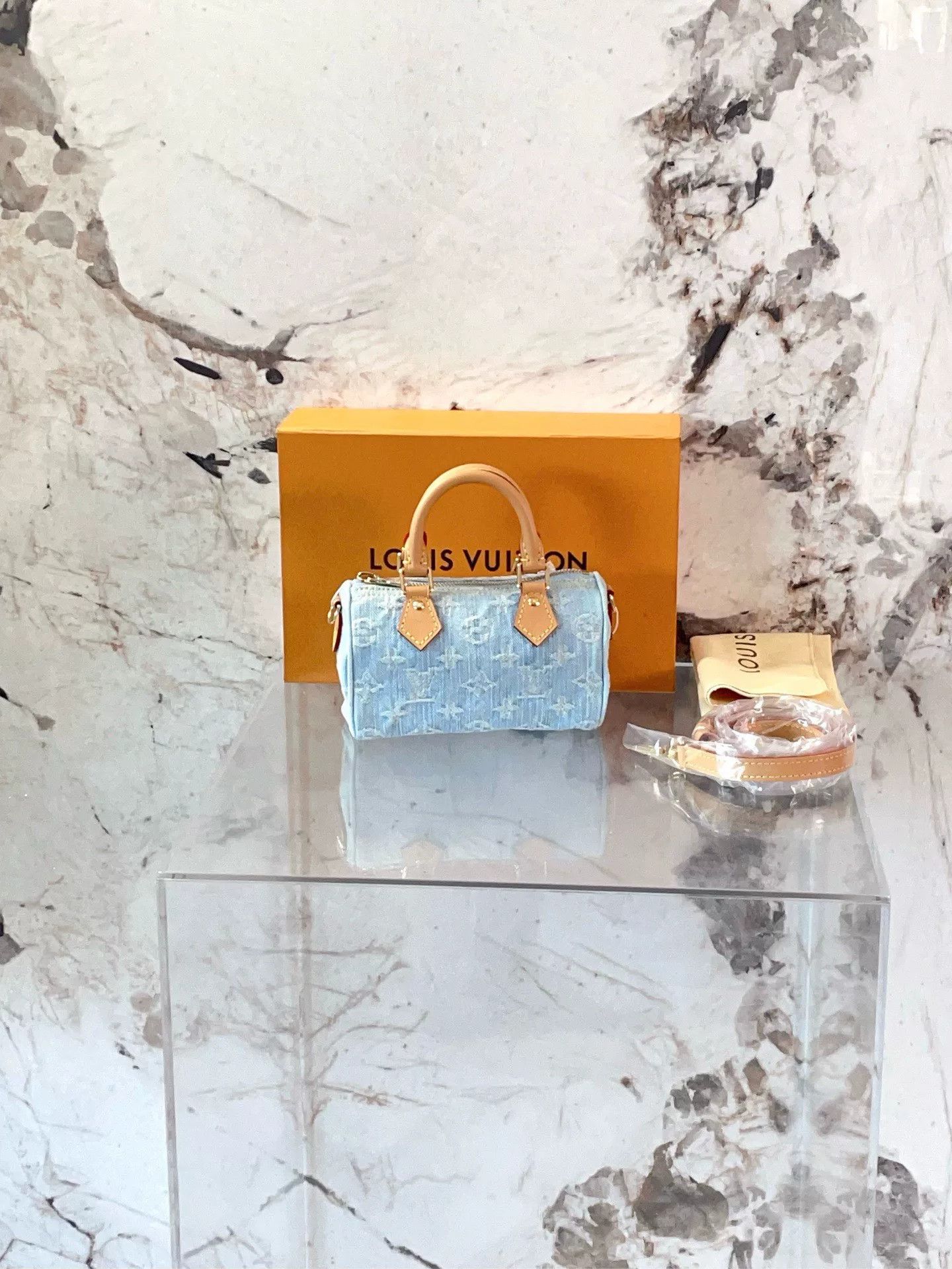 Louis Vuitton Pre-loved Bag Very good condition Size ONE SIZE - 1 Thumbnail