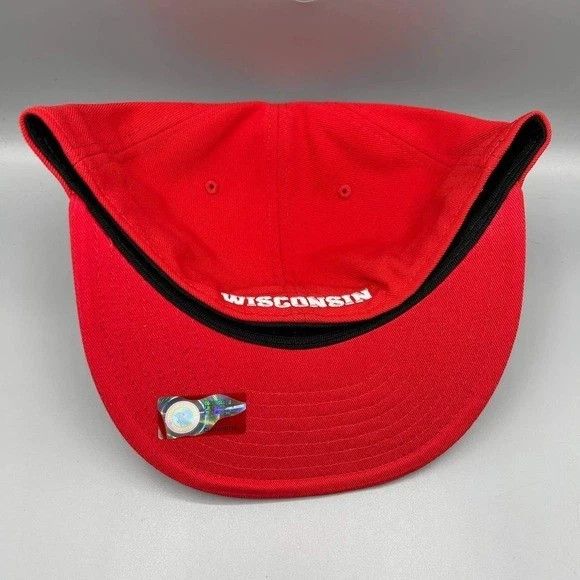 Other Wisconsin Badgers Hat Men 7 3/8 Embroidered Fanatics Fitted Size ONE SIZE - 4 Thumbnail