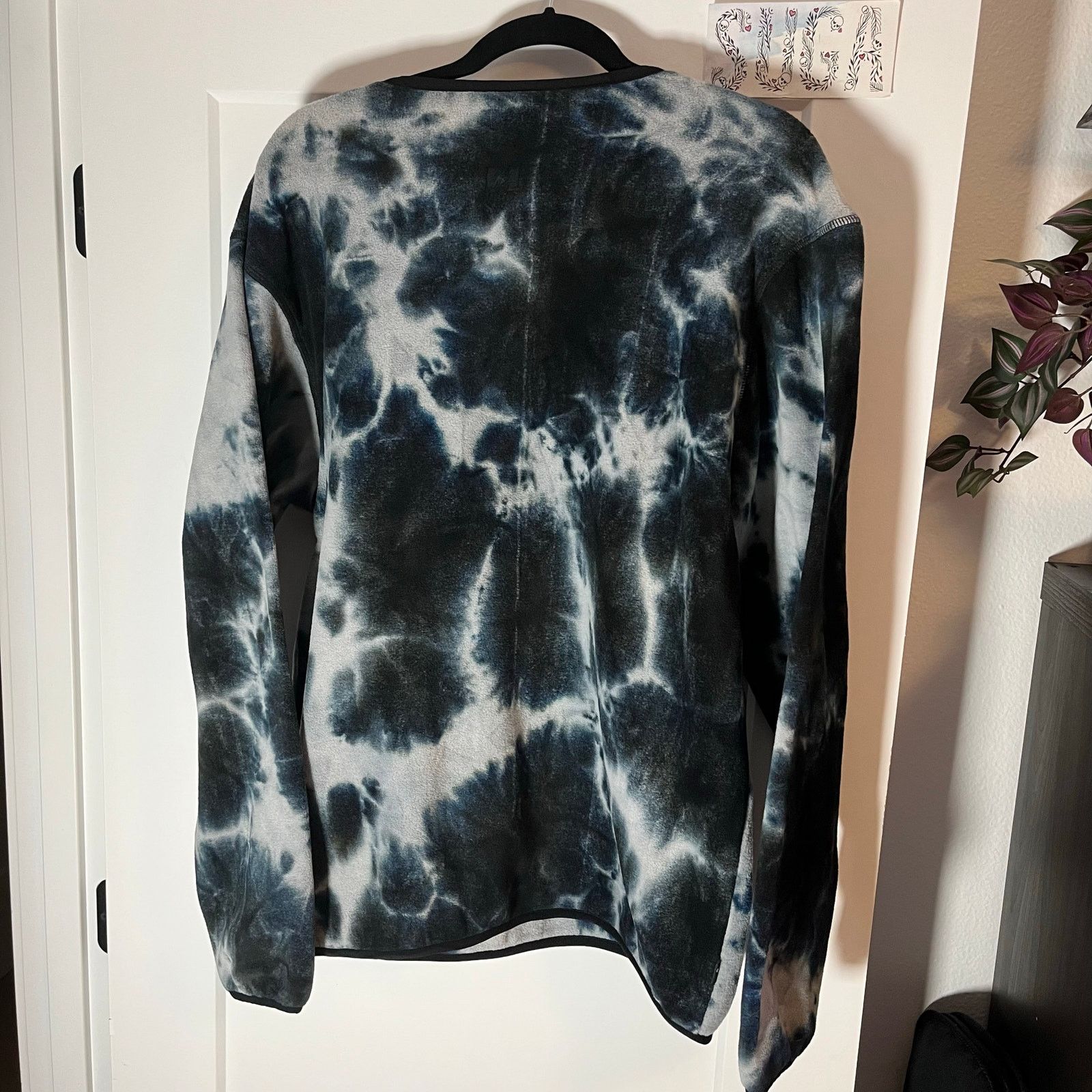 The Hundreds •NWT• THE HUNDREDS ACID TIEDYE Embroidered front Fleece • M Size US M / EU 48-50 / 2 - 7 Thumbnail