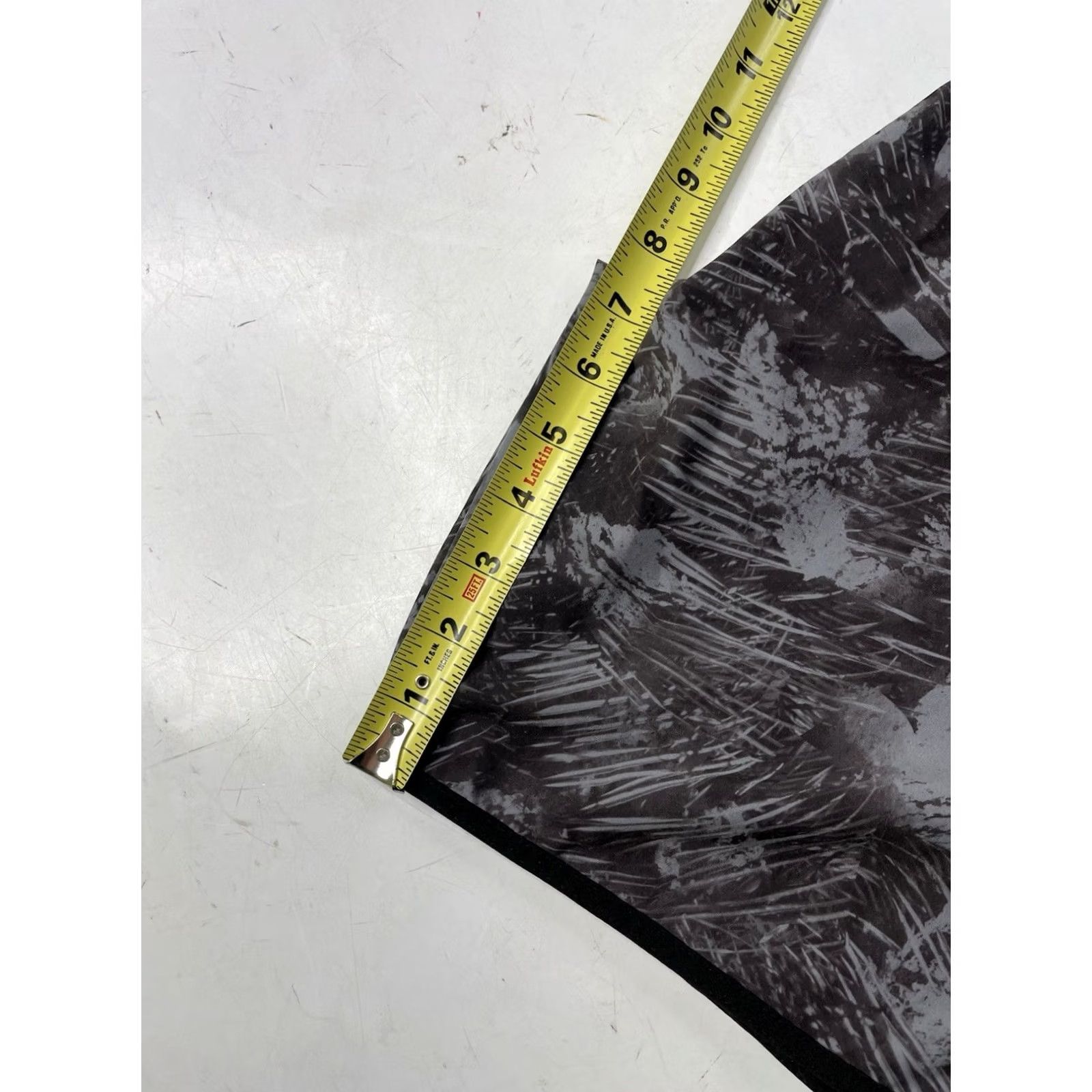 Vuori VUORI Banks Shorts Mens Medium Charcoal Abstract Pattern Drawstring Pockets Zip V330 Size US 31 - 4 Thumbnail