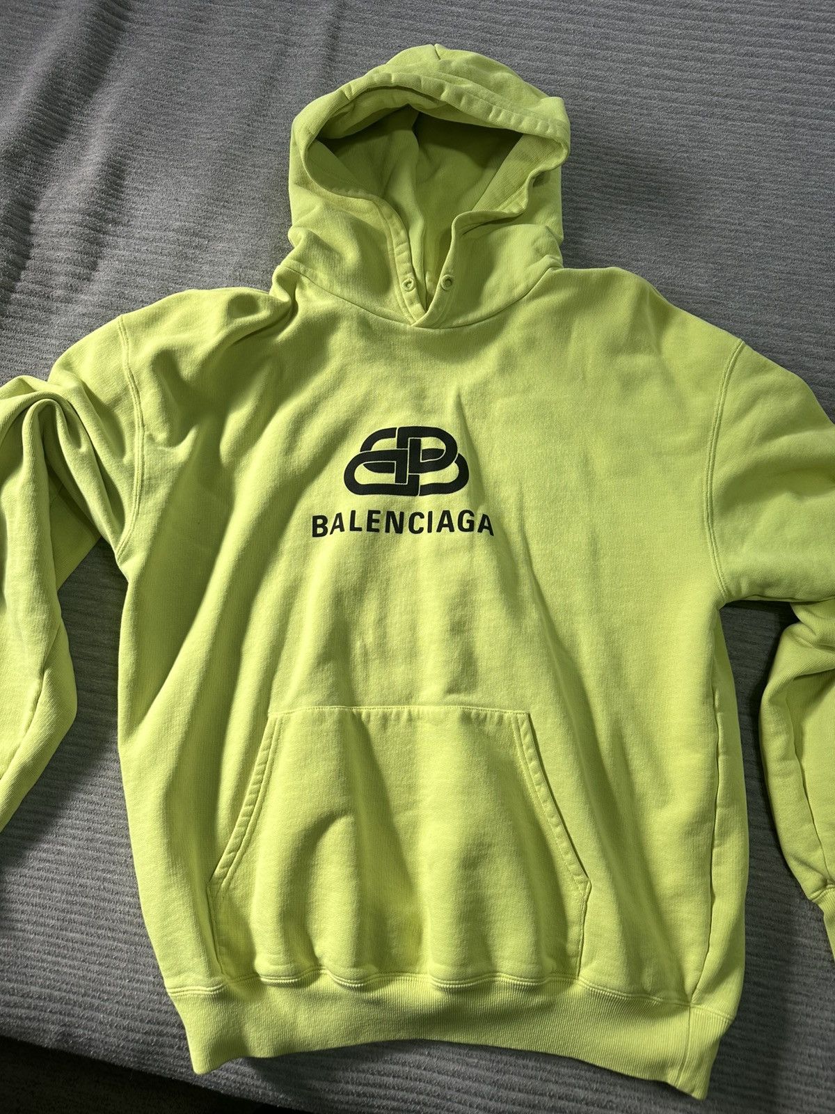 Balenciaga Balenciaga Fluo BB Neon Logo Hoodie size Small Grailed