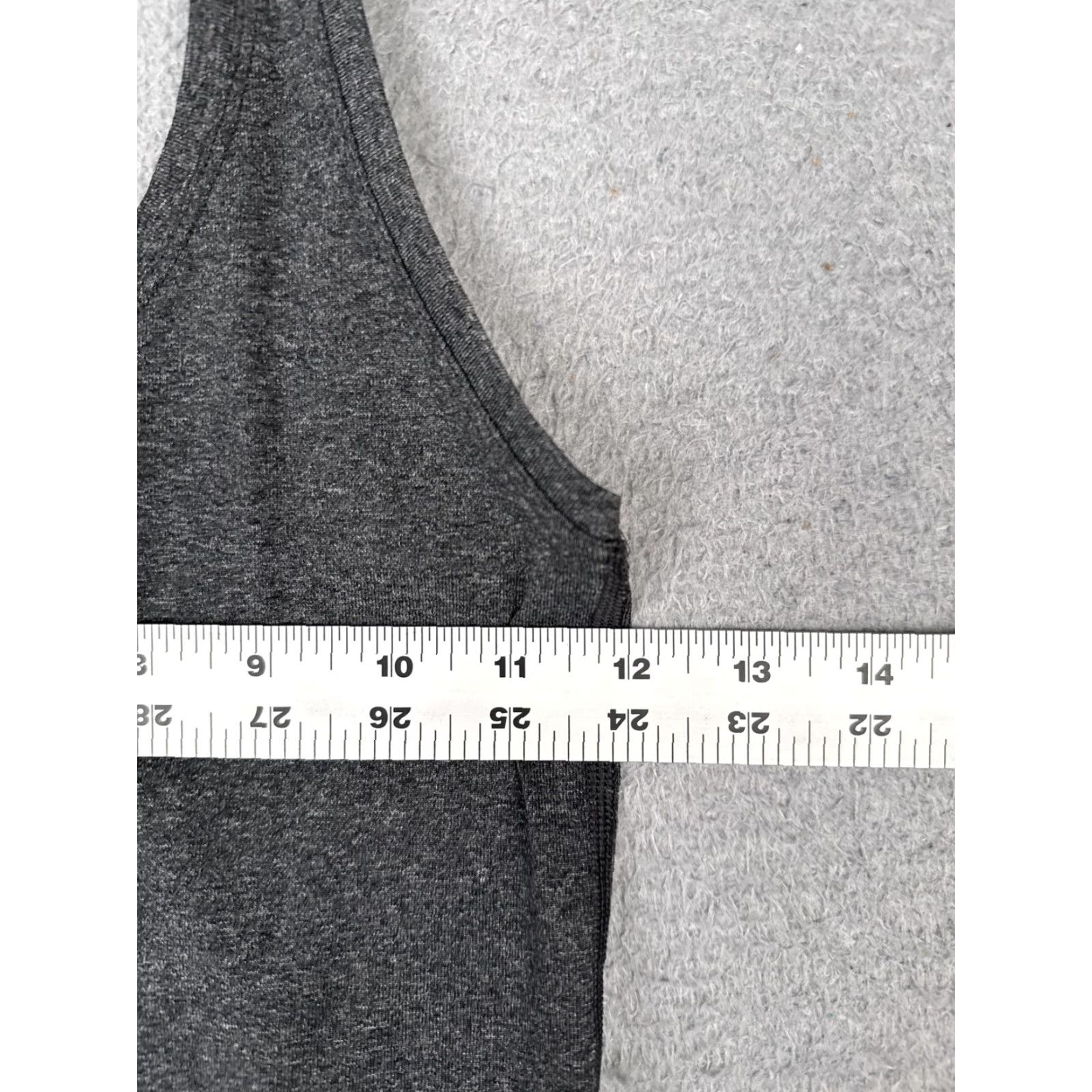 Lululemon Lululemon Tank Top Womens 2 Gray Heather Racerback Athletic Workout Yoga Gym Shirt Sleeveless Nike? Size XS / US 0-2 / IT 36-38 - 7 Thumbnail