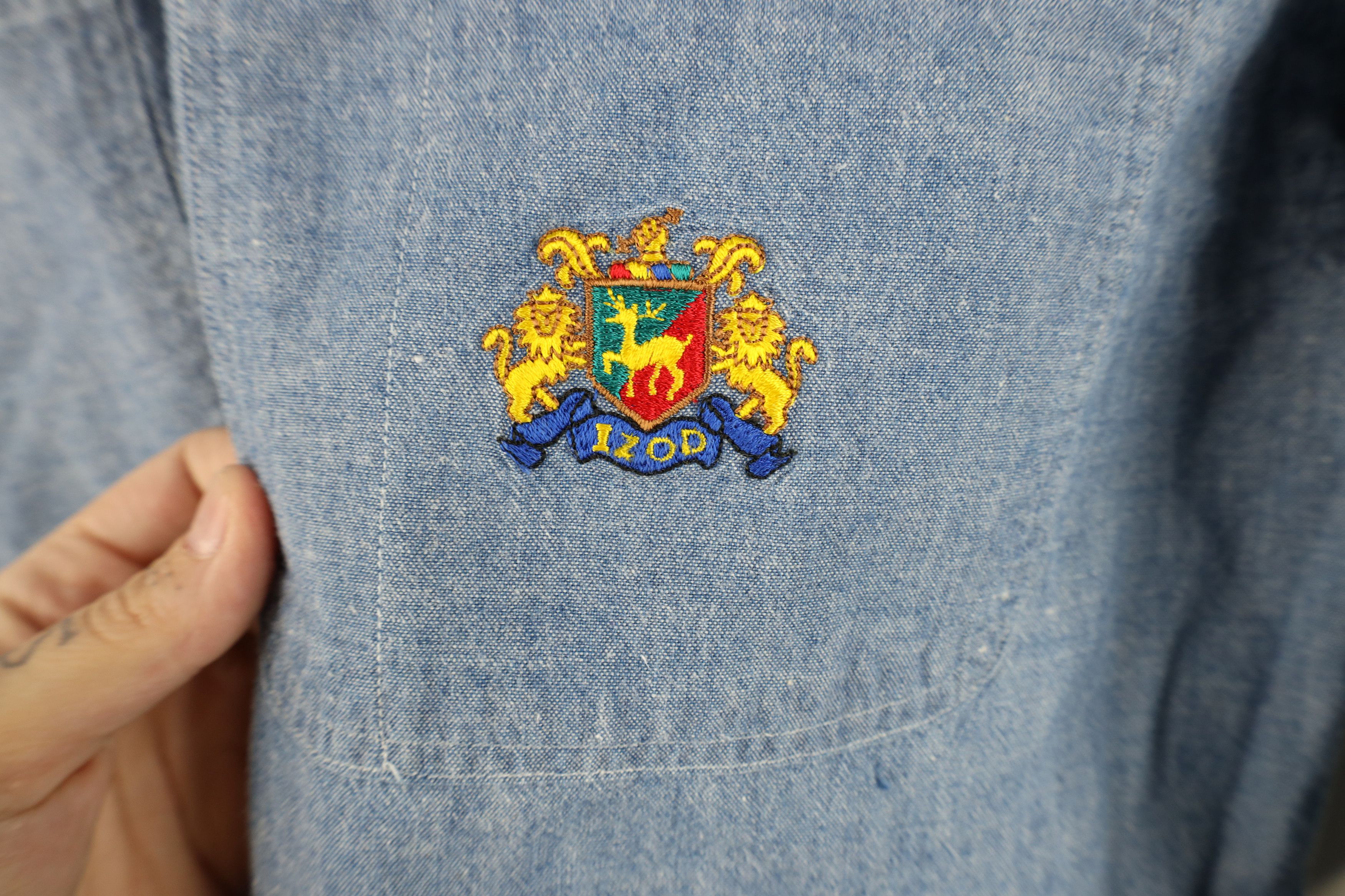 Izod Vtg 80s 90s Izod Crest Chambray Collared Button Down Shirt Size US M / EU 48-50 / 2 - 4 Thumbnail