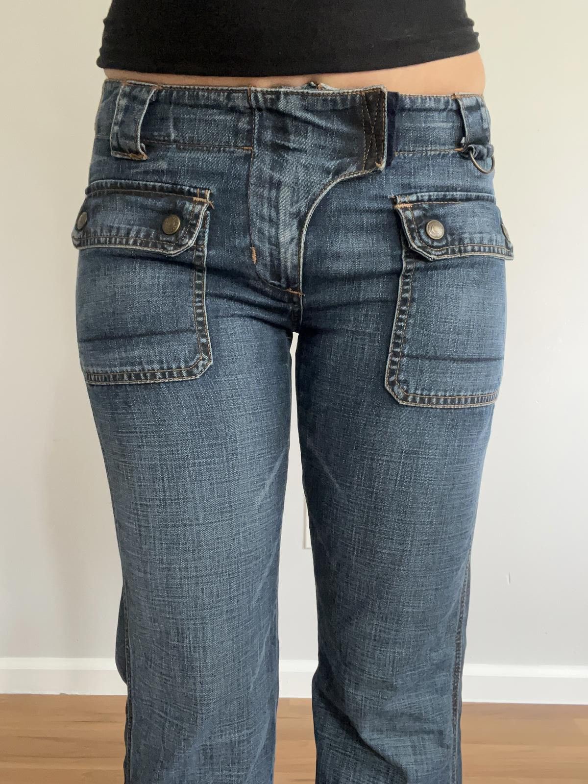 Express Women’s express low rise flare jeans Size 27" / US 4 / IT 40 - 4 Thumbnail