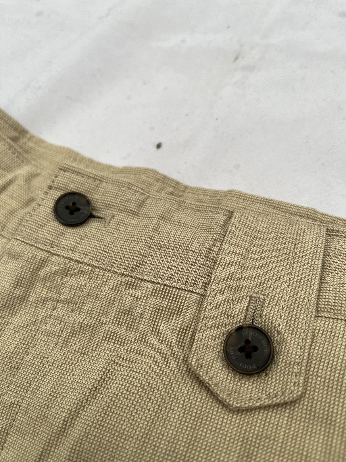 Burberry Vintage Classic Short Cargo Burberry Pants Size US 34 / EU 50 - 2 Thumbnail