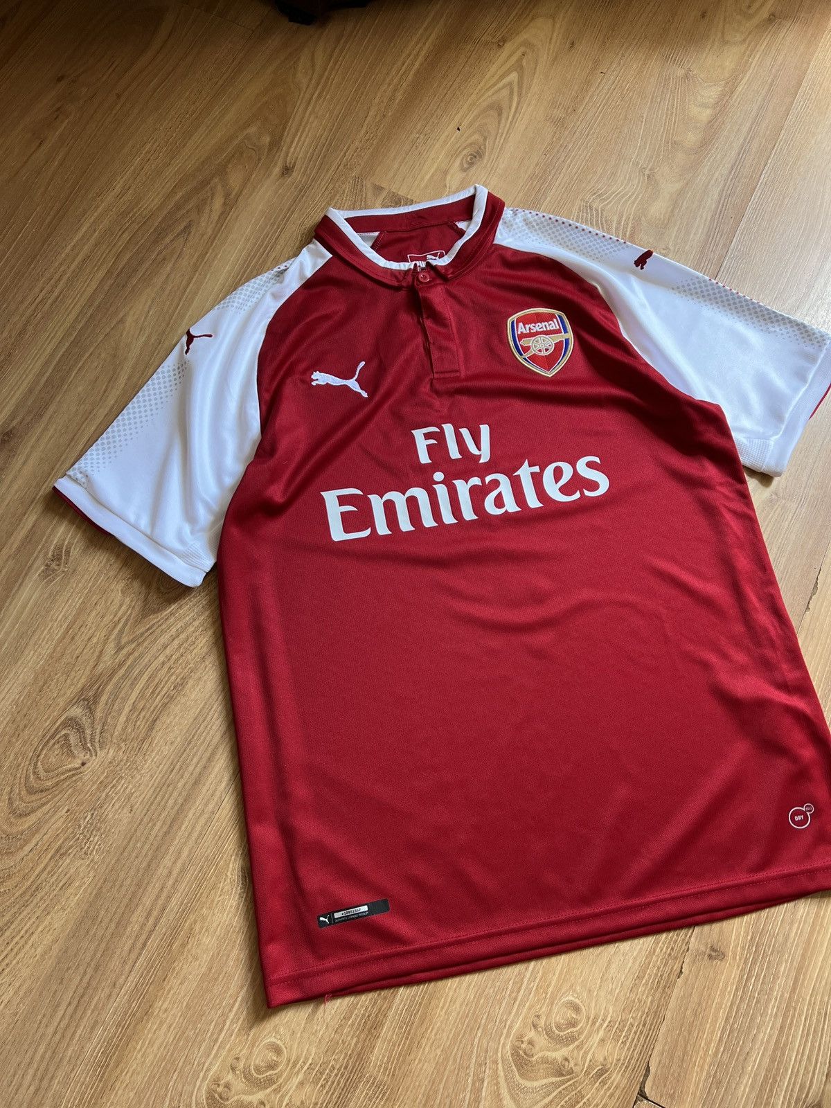 Puma × Vintage Arsenal 17/18 Home Jersey Lacazette #9 Size US M / EU 48-50 / 2 - 3 Thumbnail