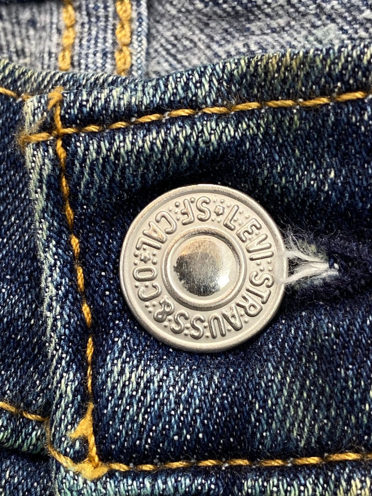 Levi's Levi Strauss & Co Faded Wash Style Loose Jeans Size US 36 / EU 52 - 10 Thumbnail