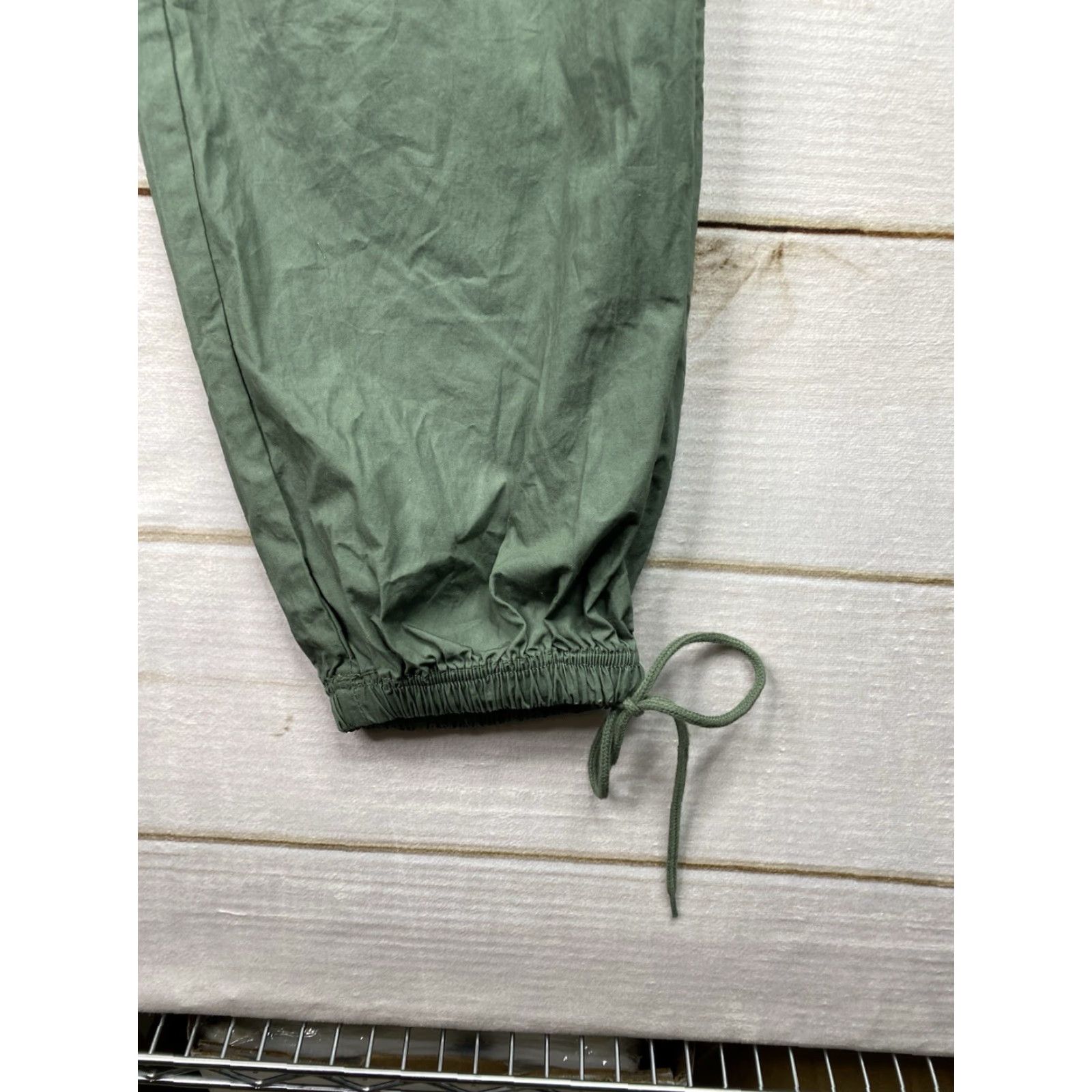Forever 21 FOREVER 21 Parachute Pants Womens S Green Wide Leg Baggy Lightweight Y2K 80s Size 28" / US 6 / IT 42 - 2 Thumbnail