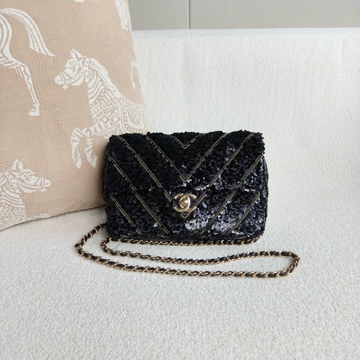 Chanel Pre-loved Bag Very good condition Size ONE SIZE - 1 Thumbnail