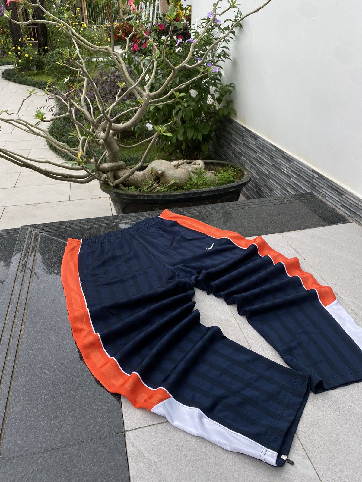 Nike × Vintage 90S NIKE VINTAGE SWOOSH Y2K BAGGY RETRO PANTS Size US 34 / EU 50 - 2 Thumbnail
