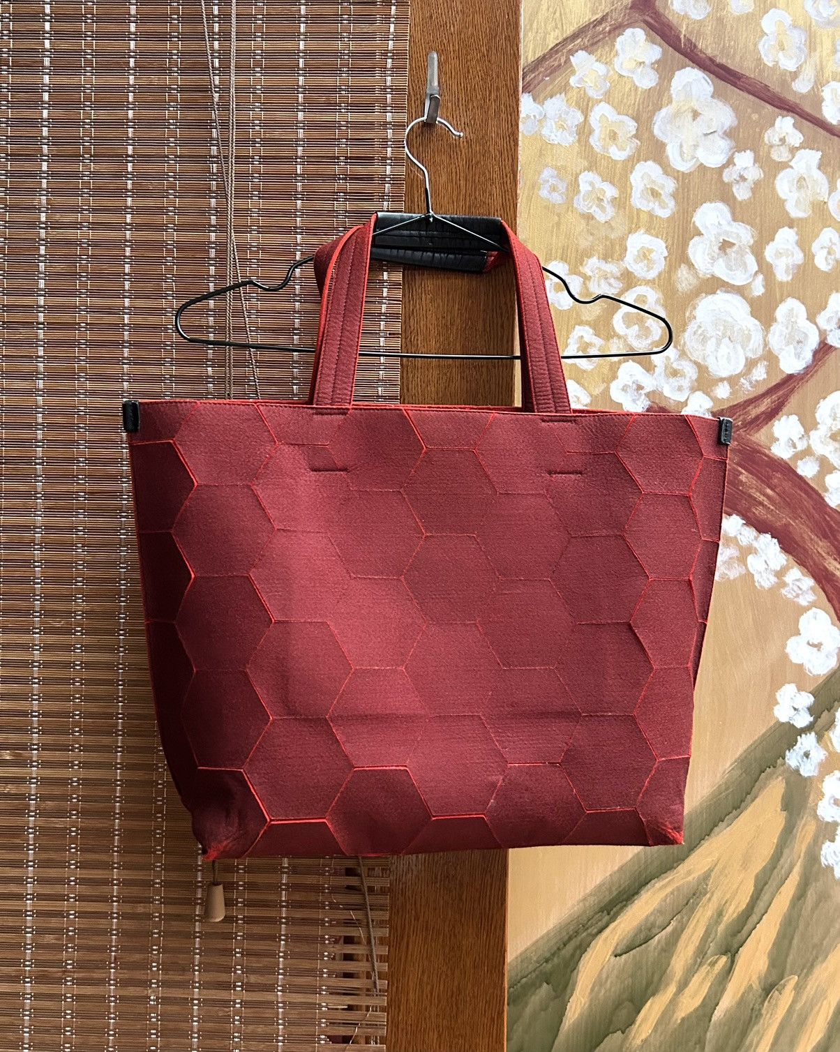 Issey Miyake × Japanese Brand × Pleats Please Issey Miyake Pleats Pleats by Issey Miyake Quilted Felt Tote Bag In Red Size ONE SIZE - 1 Thumbnail
