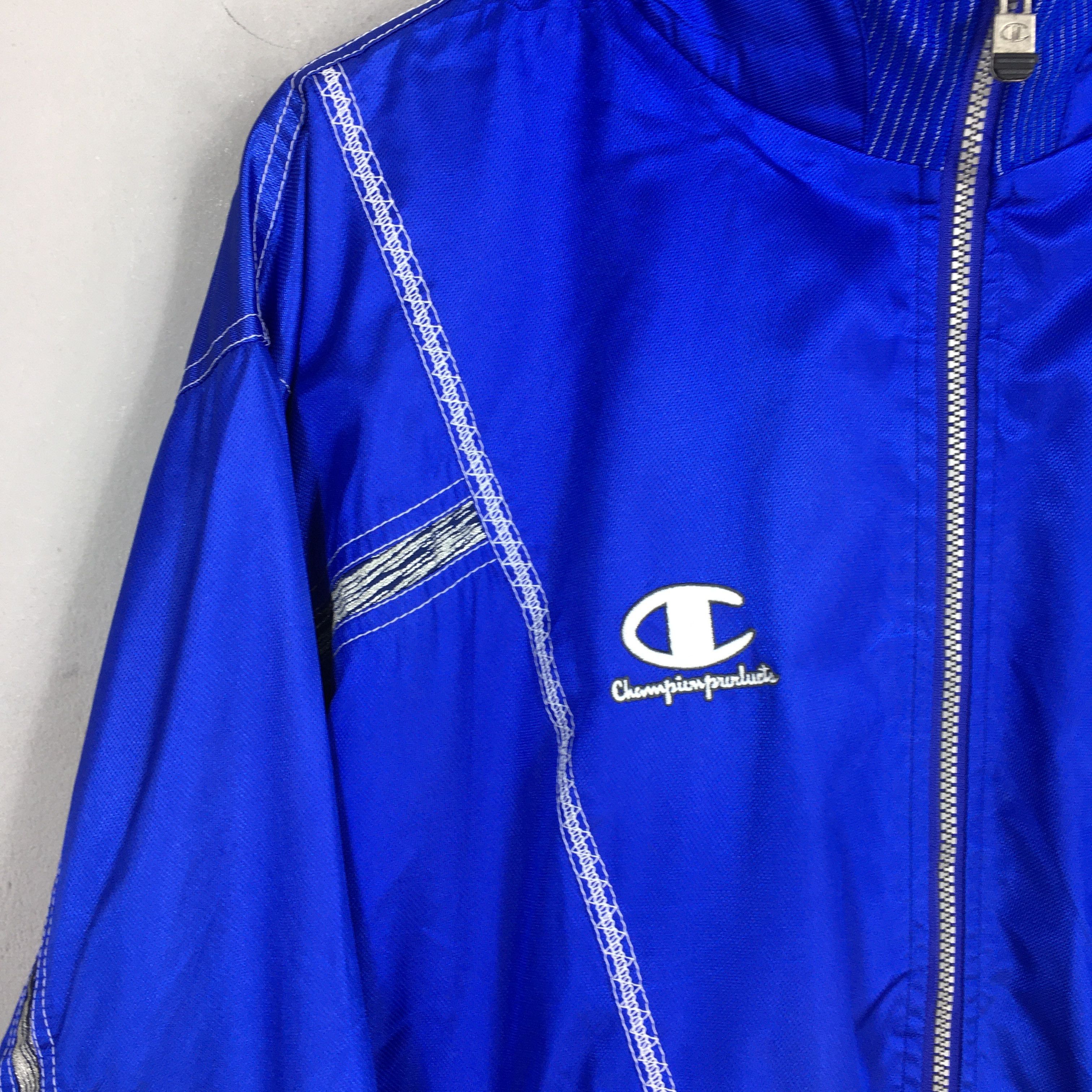 Champion Vintage 90s Champion Light Jacket Blue Windbreaker XLarge Size US XL / EU 56 / 4 - 6 Thumbnail