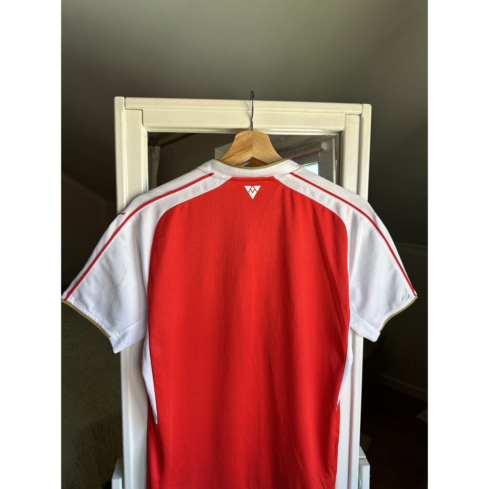 Puma ARSENAL 2015/16 HOME RED WHTE SHORT SLV PUMA SOCCER JERSEY F Size US S / EU 44-46 / 1 - 10 Thumbnail