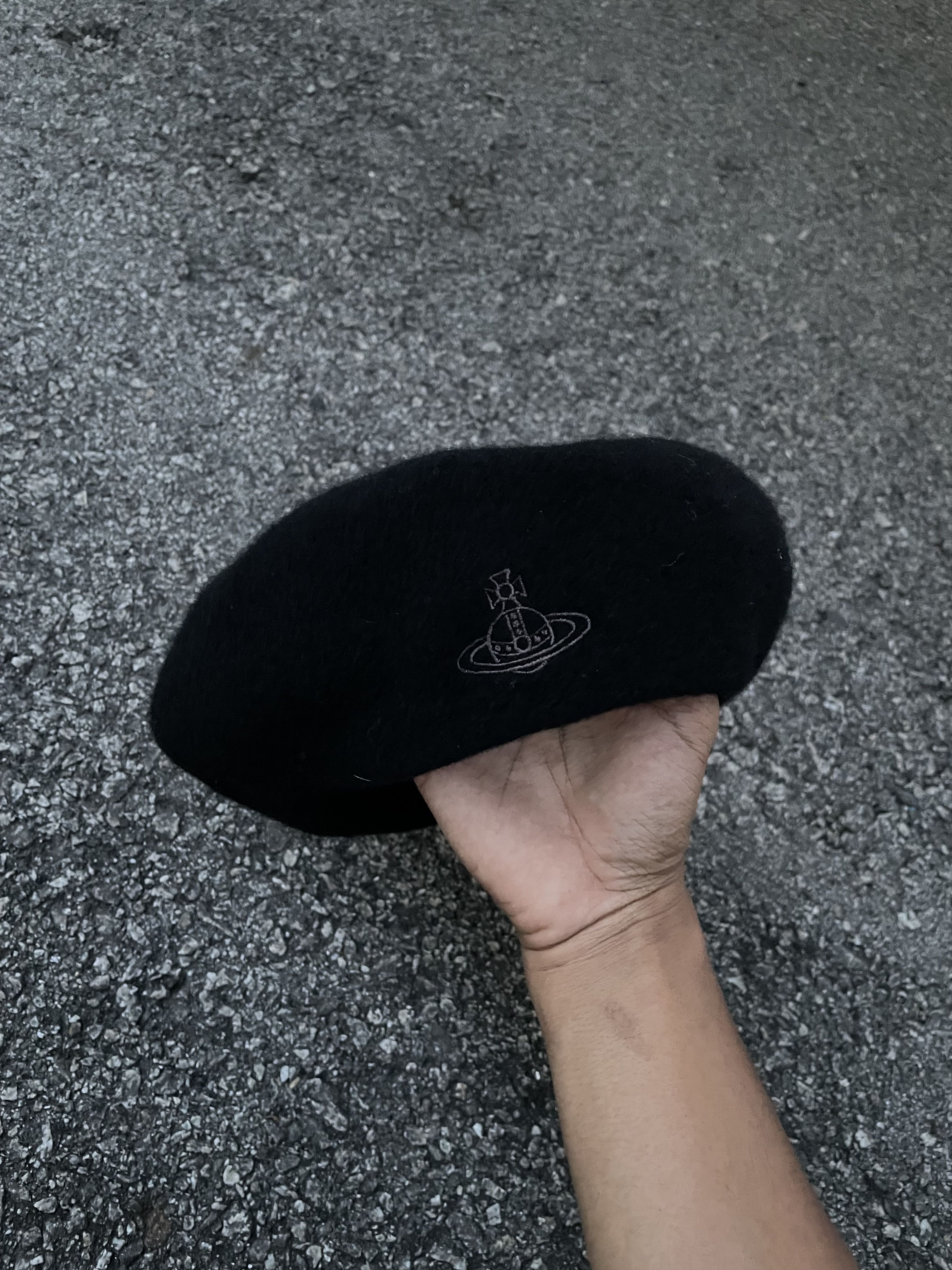 Vivienne Westwood Black Saturn Orb Beret Size ONE SIZE - 2 Thumbnail