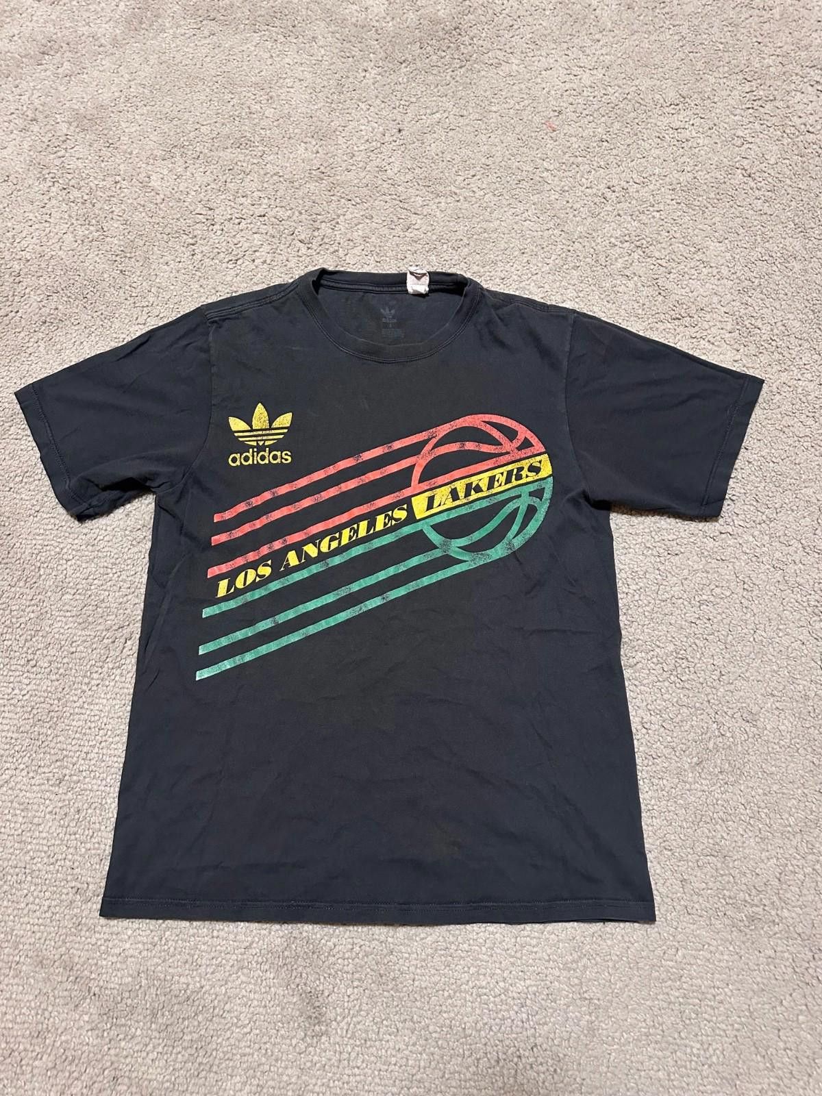 Adidas Vintage Adidas Lakers T-Shirt Sz S Size US S / EU 44-46 / 1 - 1 Thumbnail