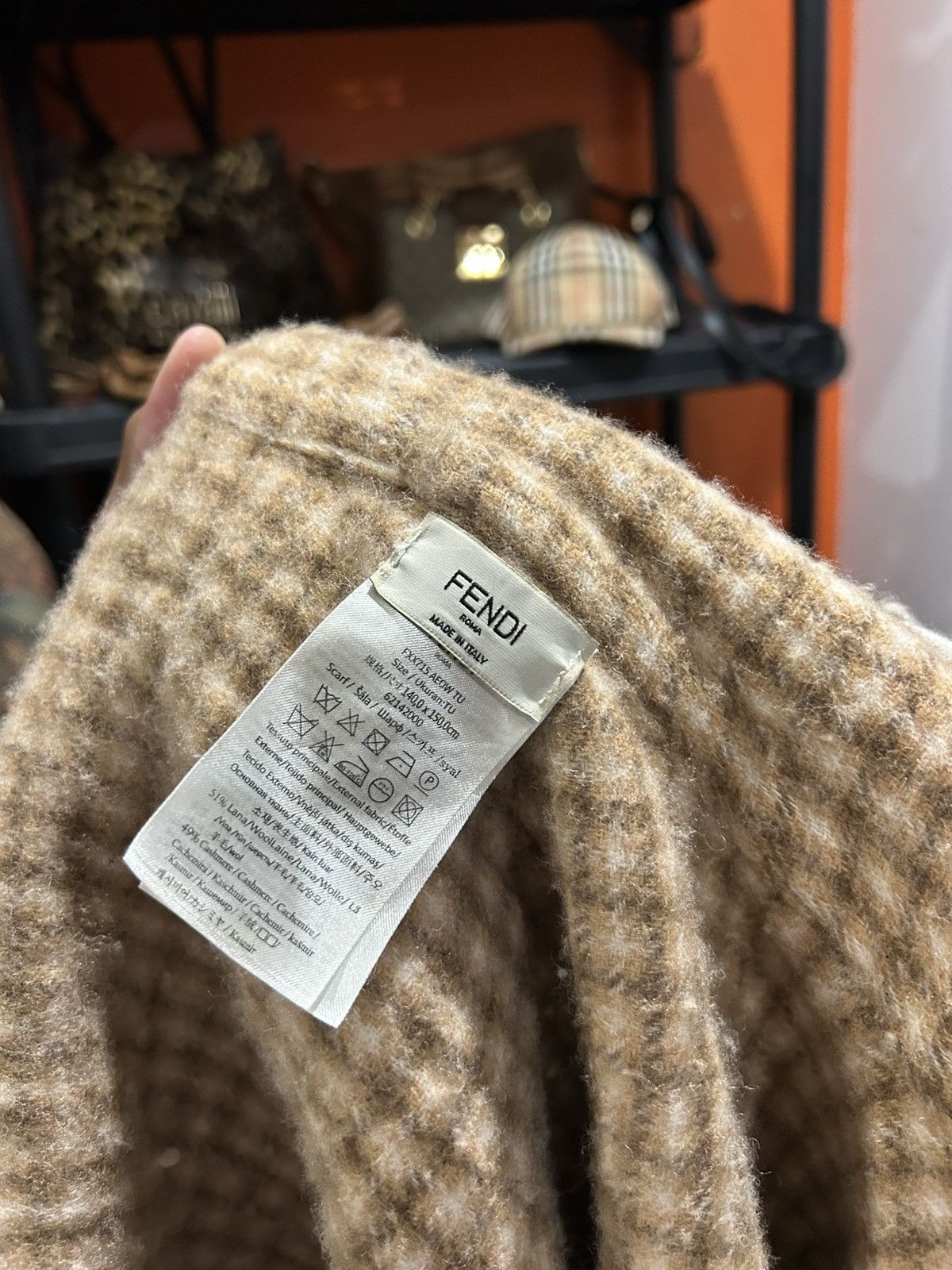 Fendi Fendi Logo cashmere wool poncho Size US XL / EU 56 / 4 - 7 Thumbnail