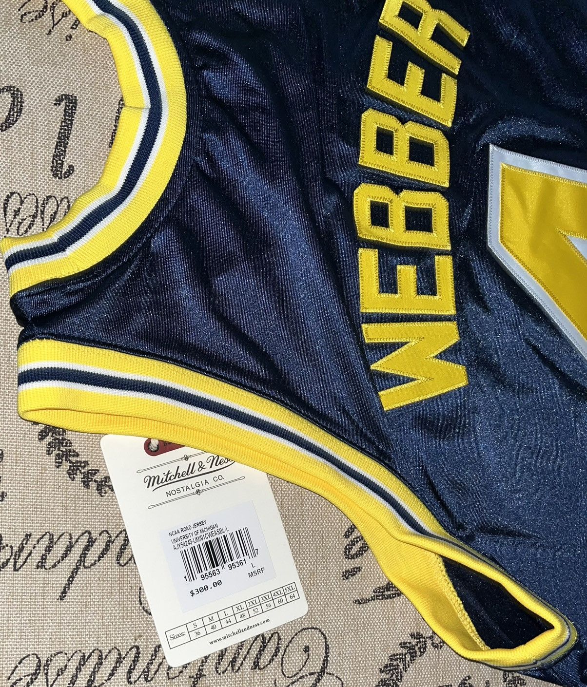 Mitchell & Ness Mitchell & Ness Michigan Chris Webber jersey sz L Size US L / EU 52-54 / 3 - 6 Thumbnail