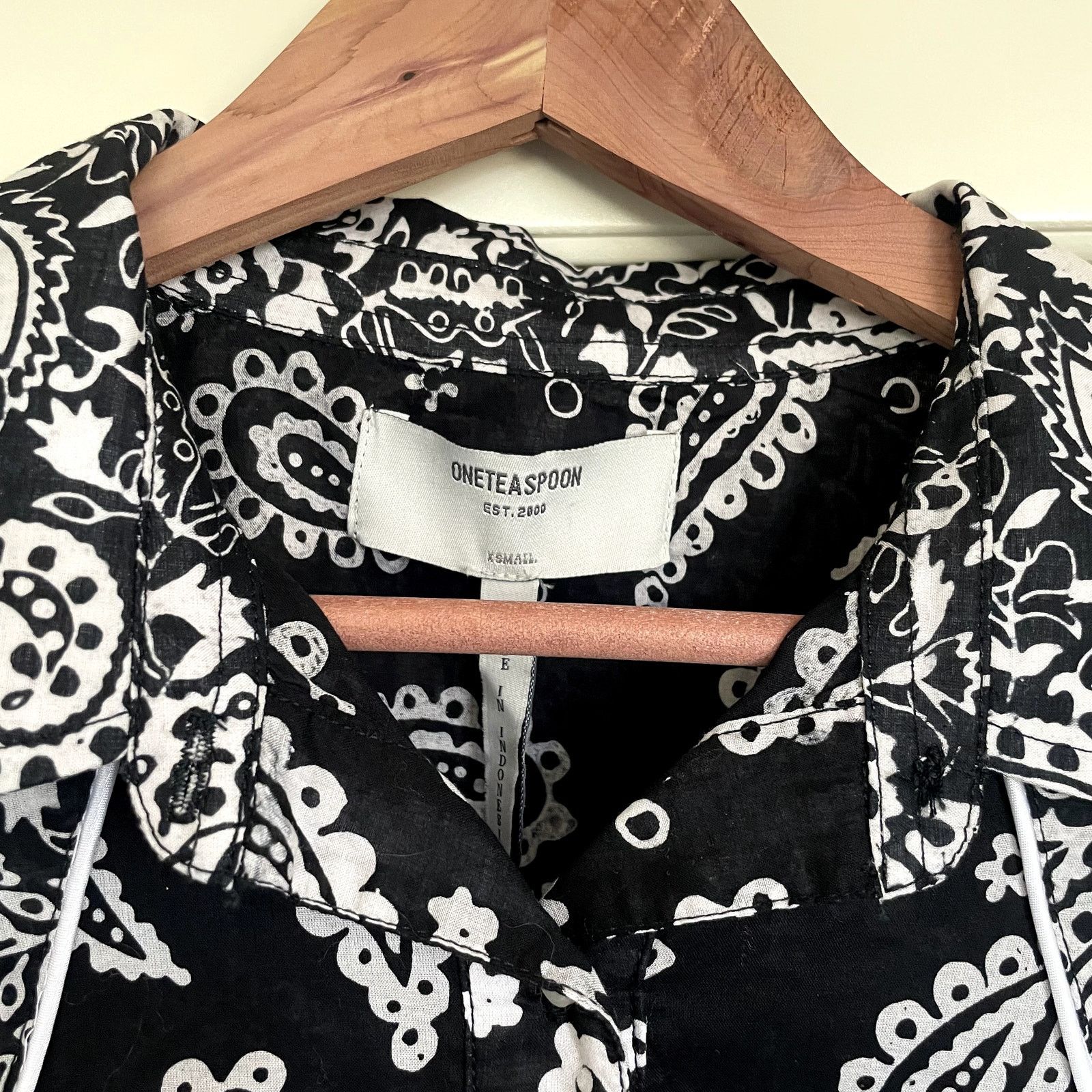 One Teaspoon NWT $167 One Teaspoon x Free People Batik Paisley Buttondown Size XS / US 0-2 / IT 36-38 - 8 Thumbnail