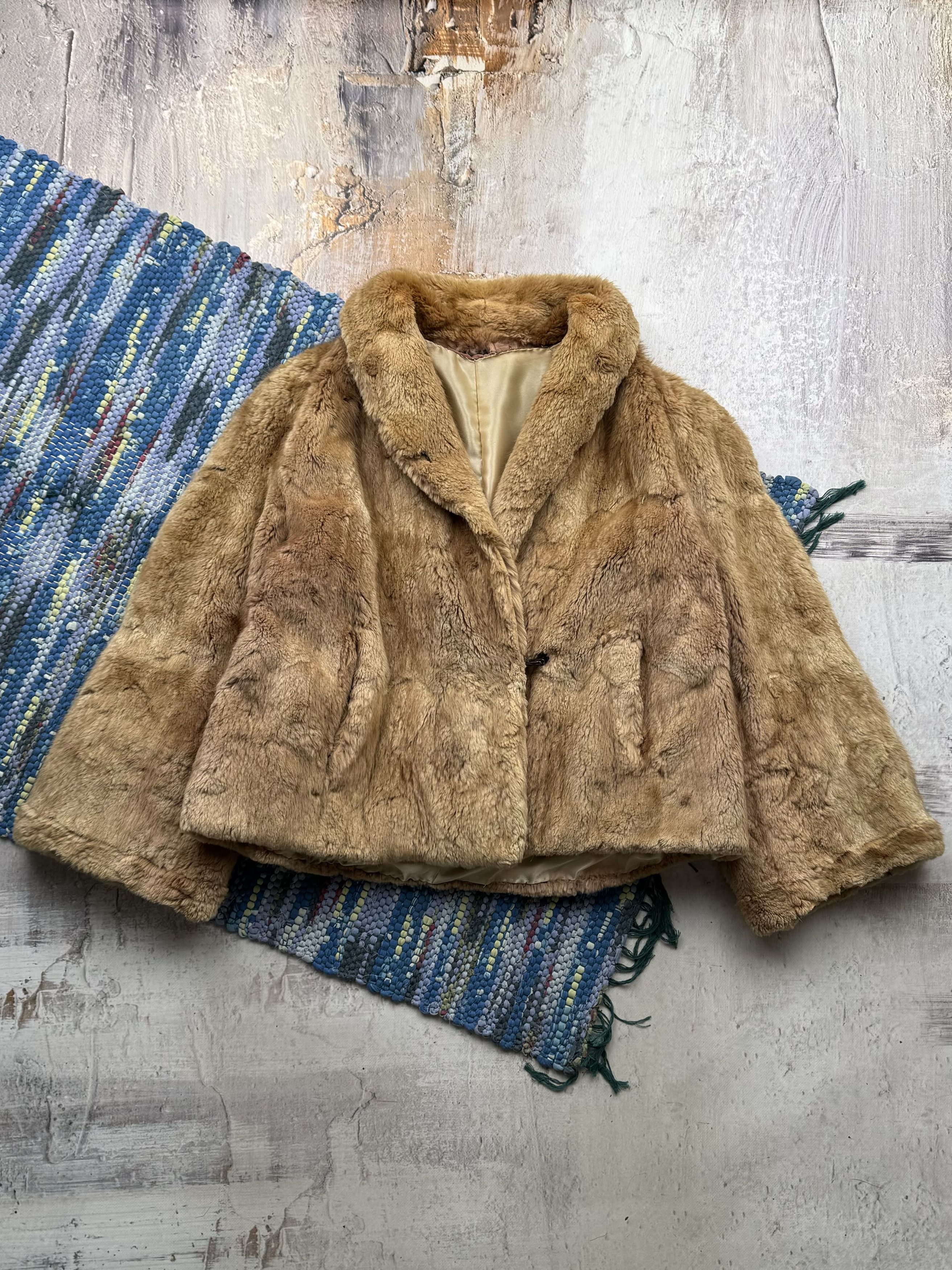 Vintage Vintage Oversized Real Fur Coat A259D15(574) Size M / US 6-8 / IT 42-44 - 1 Thumbnail