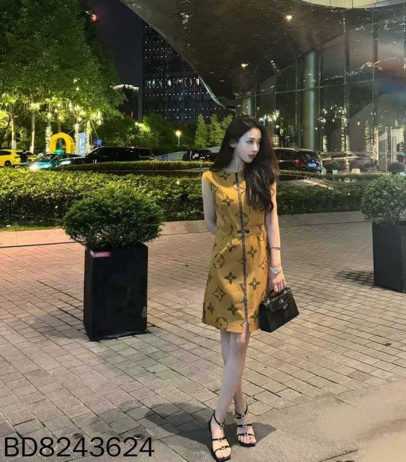 Louis Vuitton Louis Vuitton Dress with full print of old flower logo dre Size XS / US 0-2 / IT 36-38 - 6 Thumbnail