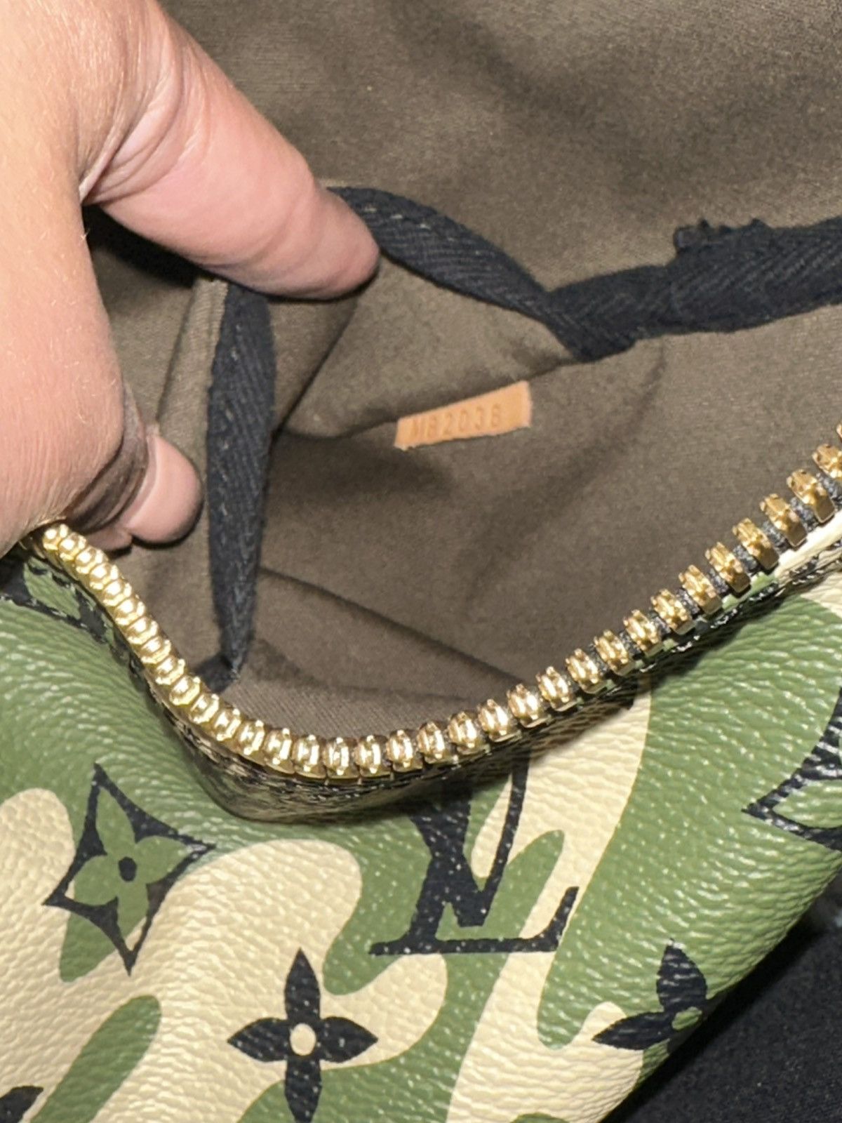 Louis Vuitton × Takashi Murakami Louis Vuitton x Murakami Monogramouflage Duffle Keepall 55 Size ONE SIZE - 20 Thumbnail