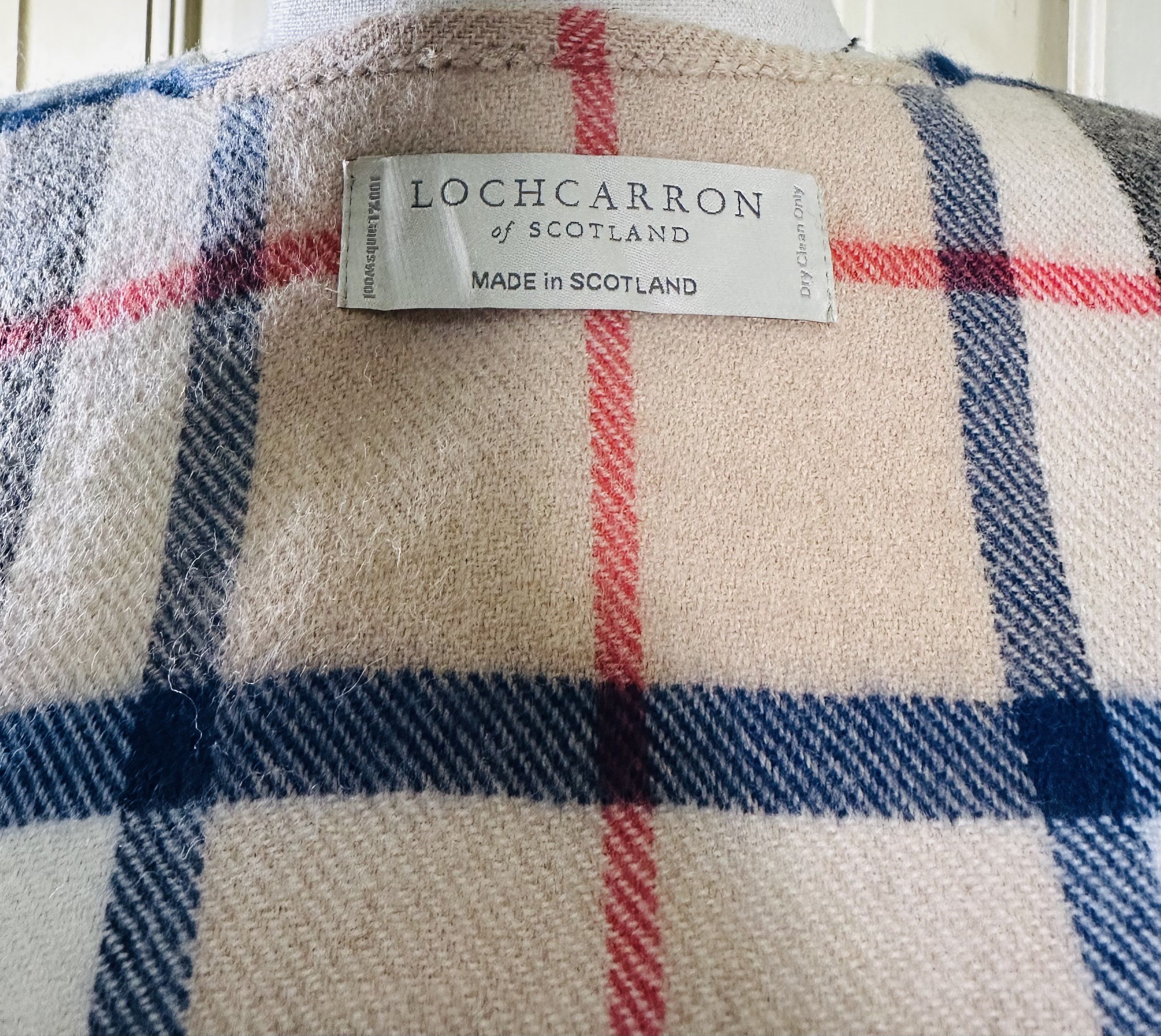 Other Lochcarron of Scotland Tartan Wool Poncho Size ONE SIZE - 6 Thumbnail