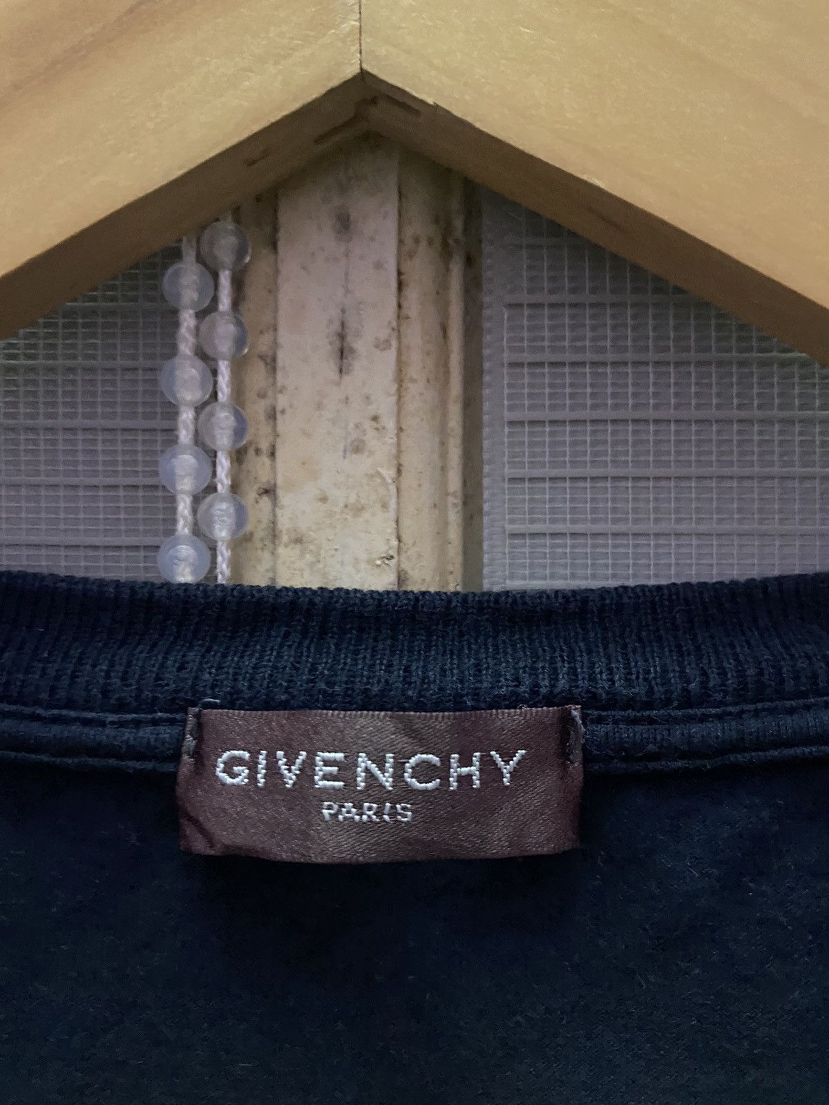 Givenchy Vintage Givenchy Small Roses Embroidered Tee Size US M / EU 48-50 / 2 - 6 Thumbnail