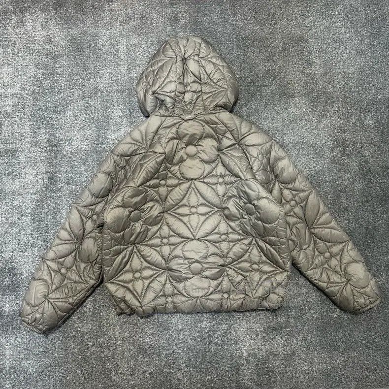 Louis Vuitton Louis Vuitton Silver Grey Three-flower Cotton Jacket Size US L / EU 52-54 / 3 - 1 Thumbnail