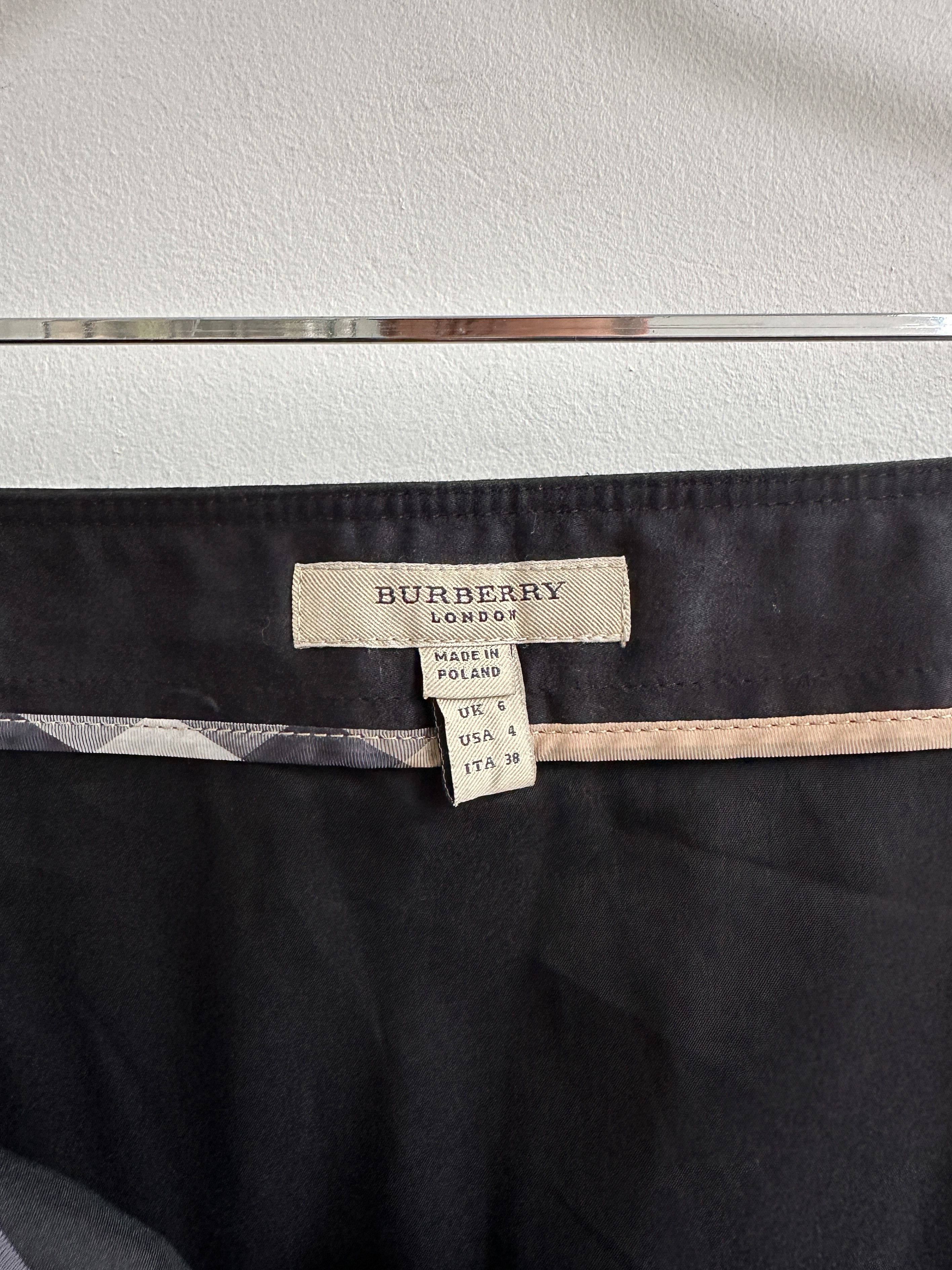 Burberry Burberry Black Mini Skirt Size 27" / US 4 / IT 40 - 6 Thumbnail