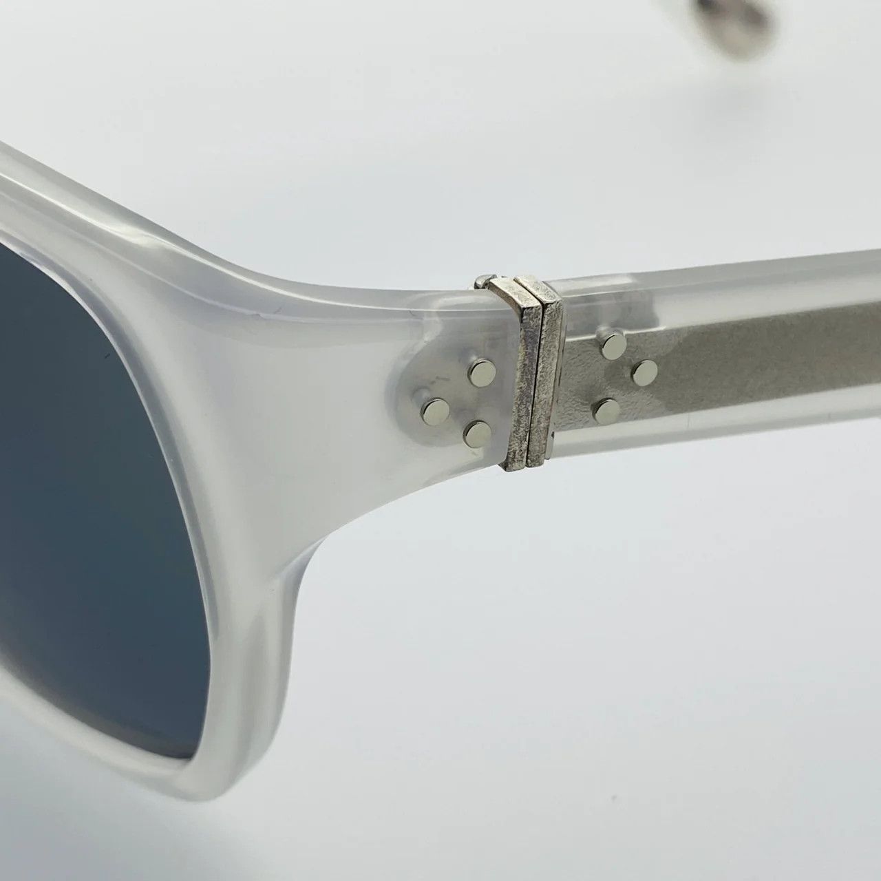 Ann Demeulemeester Ann Demeulemeester Sunglasses Oversized White and Grey Size ONE SIZE - 4 Thumbnail