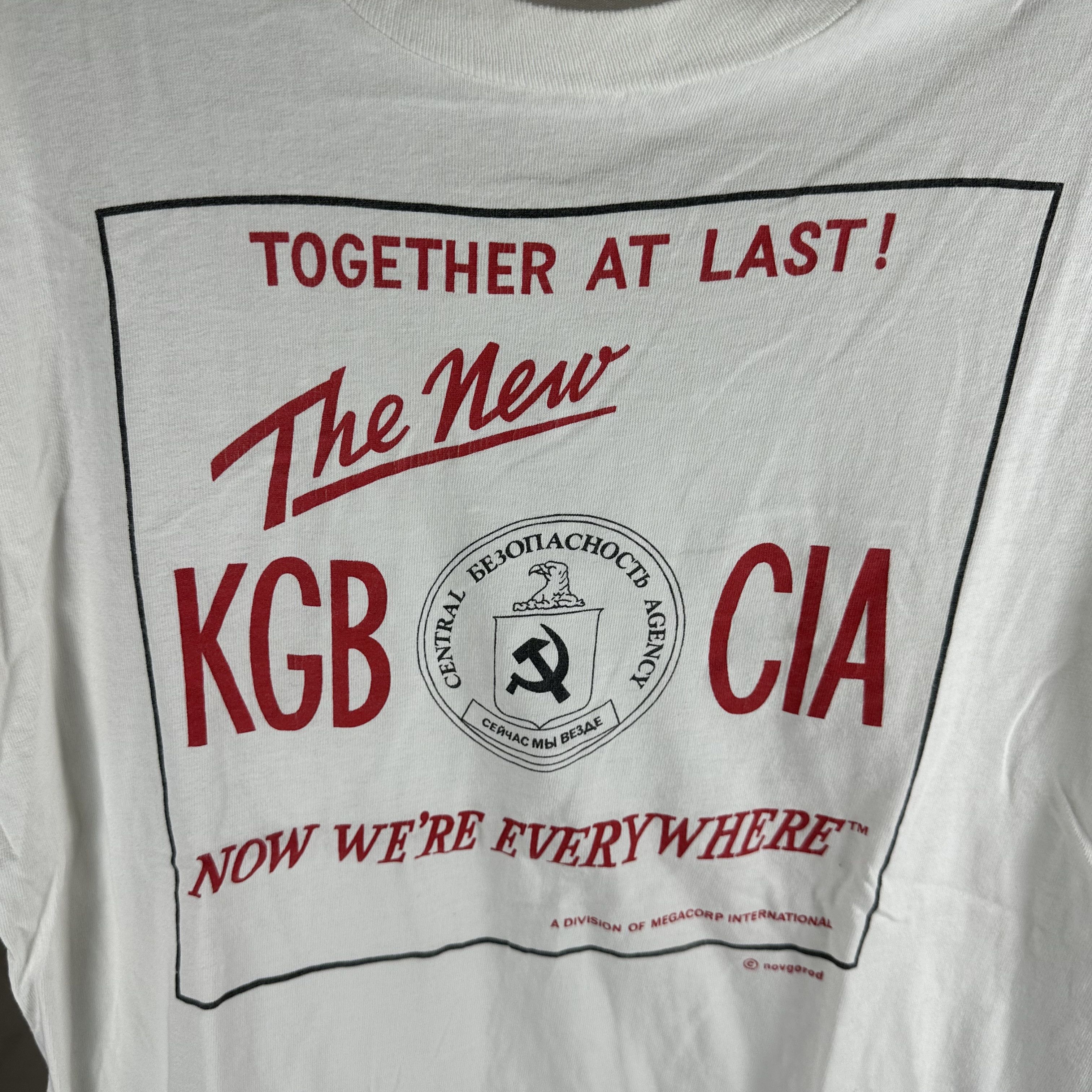 Vintage 90s KGB CIA Together At Last! Russia Ukraine USA T-shirt Size US XL / EU 56 / 4 - 2 Thumbnail