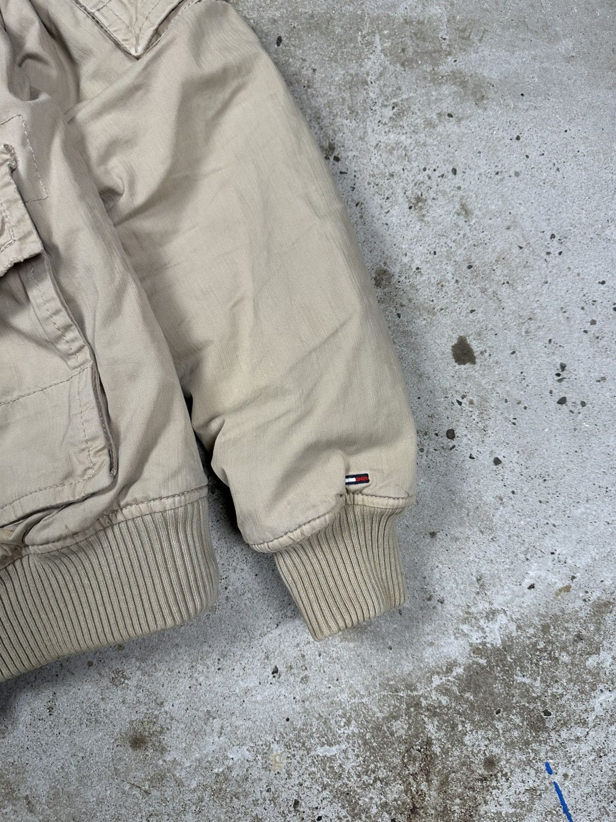 Tommy Hilfiger Vintage Y2K Tommy Hilfiger Beige Distressed Utility Bomber Size US S / EU 44-46 / 1 - 6 Thumbnail