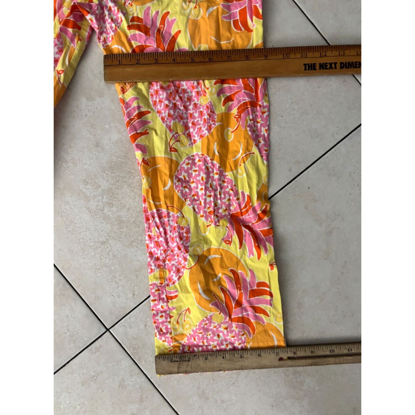 Lilly Pulitzer Lilly Pulitzer Pants Women's 8 Colorful Pineapple Print Tropical Beach Casual Party Travel Stretch Pockets Capri Size 30" / US 8 / IT 44 - 8 Thumbnail