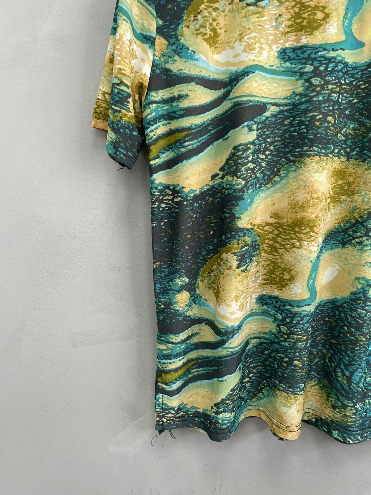 Japanese Brand × Roberto Cavalli × Vintage Vintage Roberto Cavalli style abstract t shirt slim fit Size US M / EU 48-50 / 2 - 3 Thumbnail
