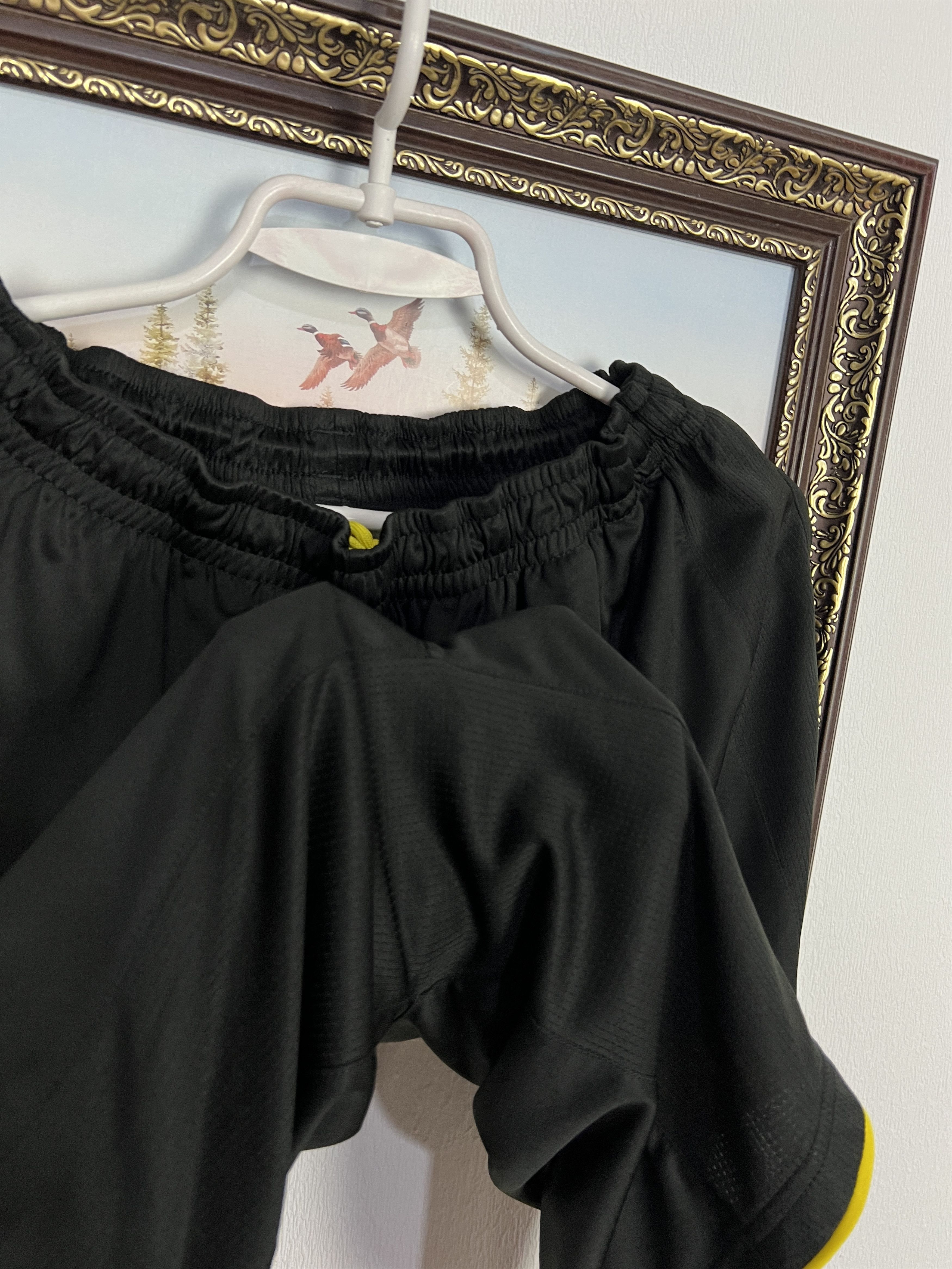 Puma Puma Borussia Dortmund Football Shorts Soccer Athletic Rare Size US 34 / EU 50 - 5 Thumbnail