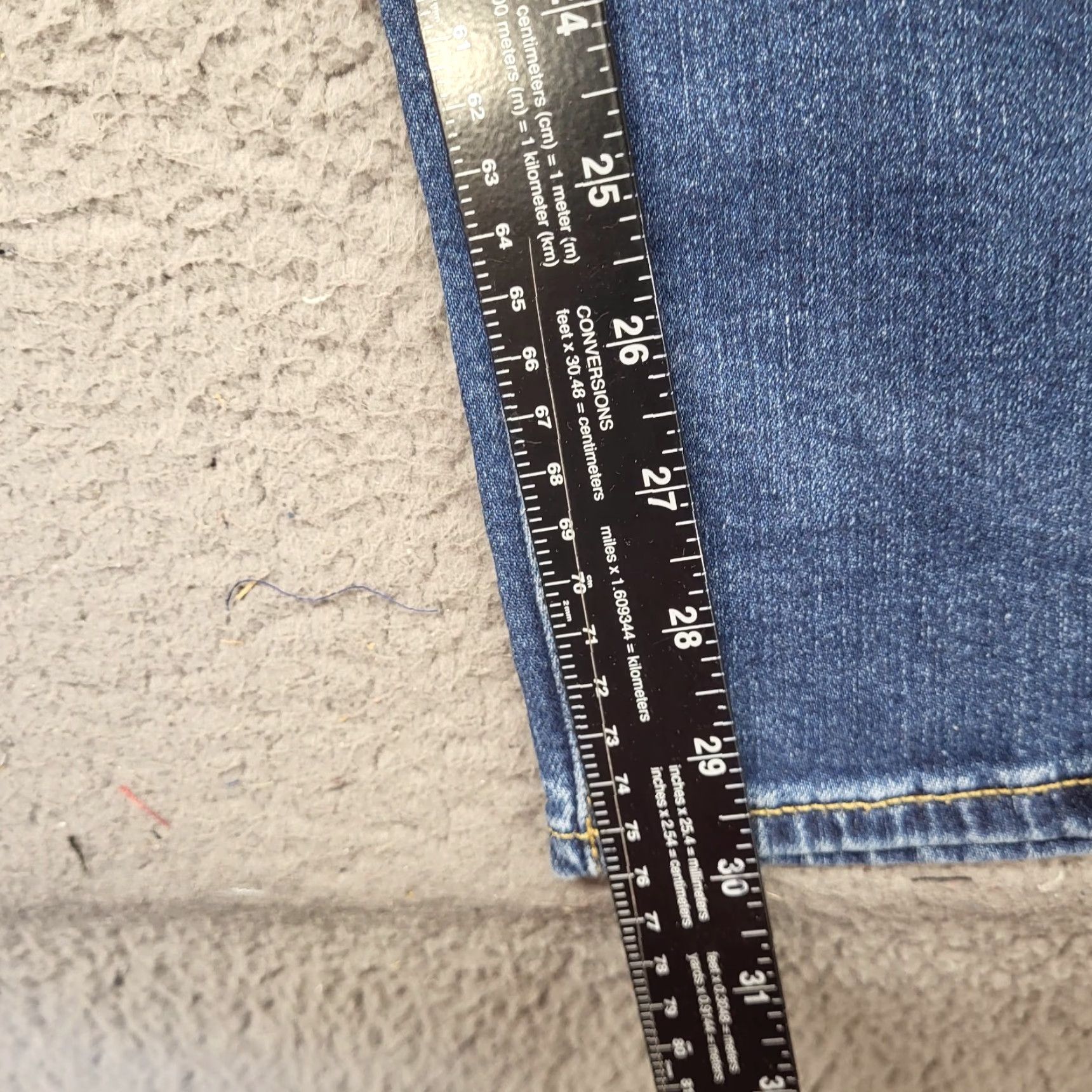 H&M H&M Jeans Women Blue Denim Skinny Slim 12 Regular 5-Pocket Distressed Whiskered Medium Wash Bohemian 90s City Size 34" / US 12 / IT 48 - 7 Thumbnail