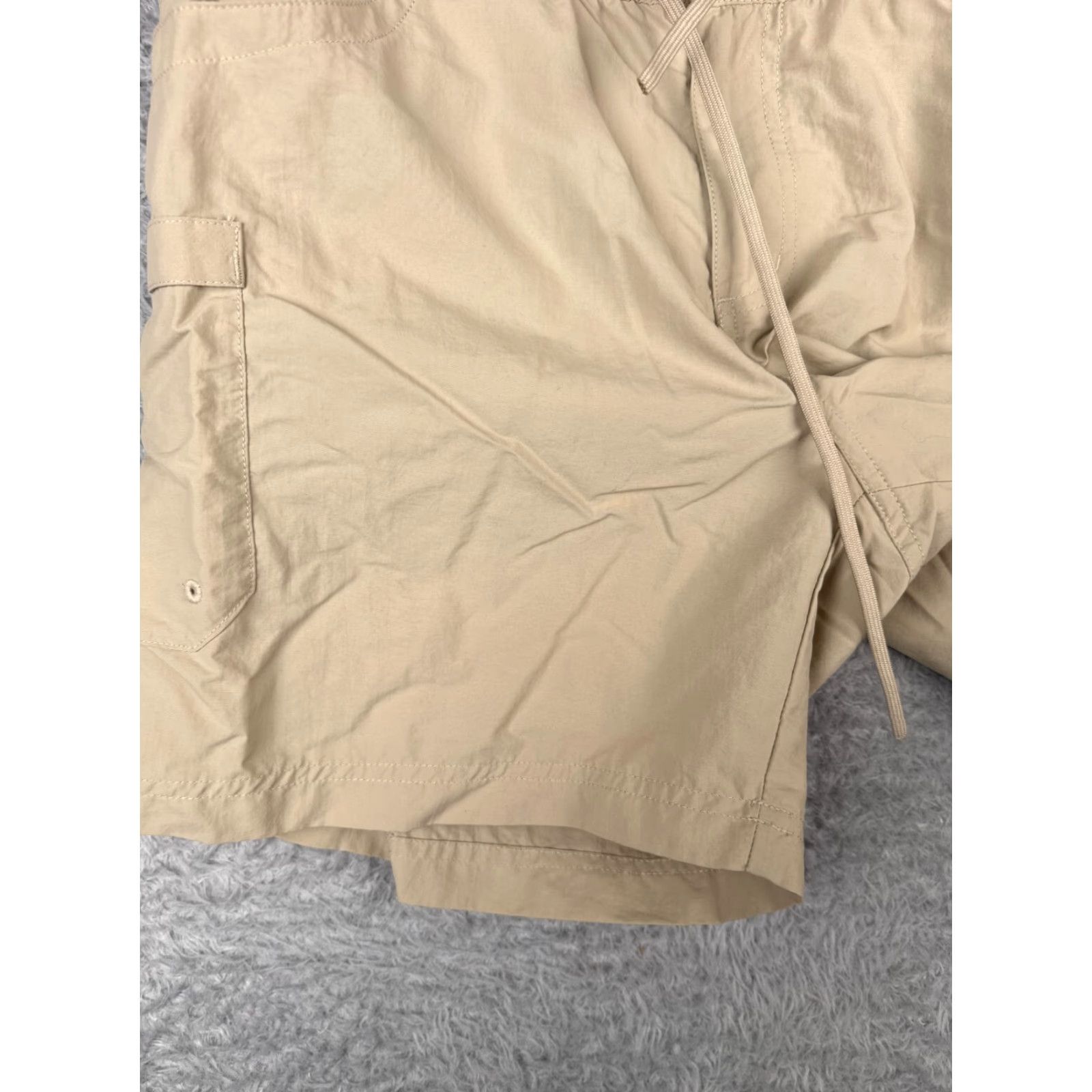 Vintage Columbia Shorts Women Medium Beige Cargo Elastic Waist 100% Nylon Shell 34x5.5 Size 32" / US 10 / IT 46 - 5 Thumbnail