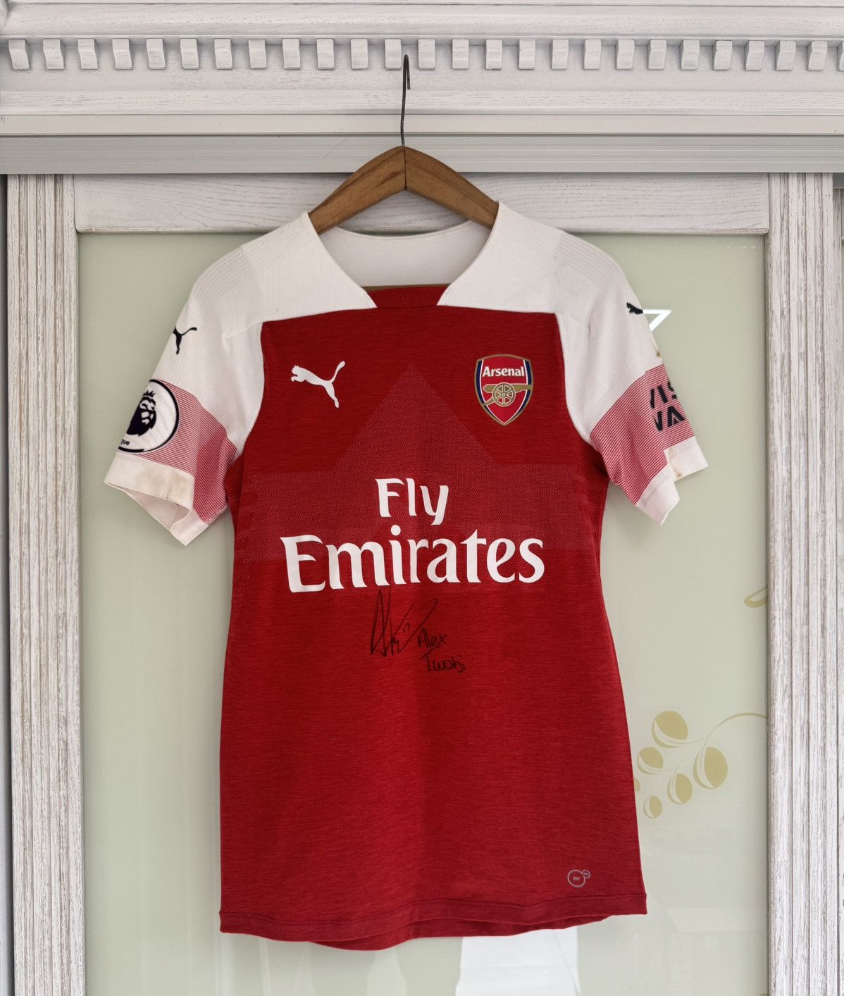Puma Iwobi Arsenal 2018-2019 Signed Match Worn Home Soccer Jersey Size US L / EU 52-54 / 3 - 2 Thumbnail