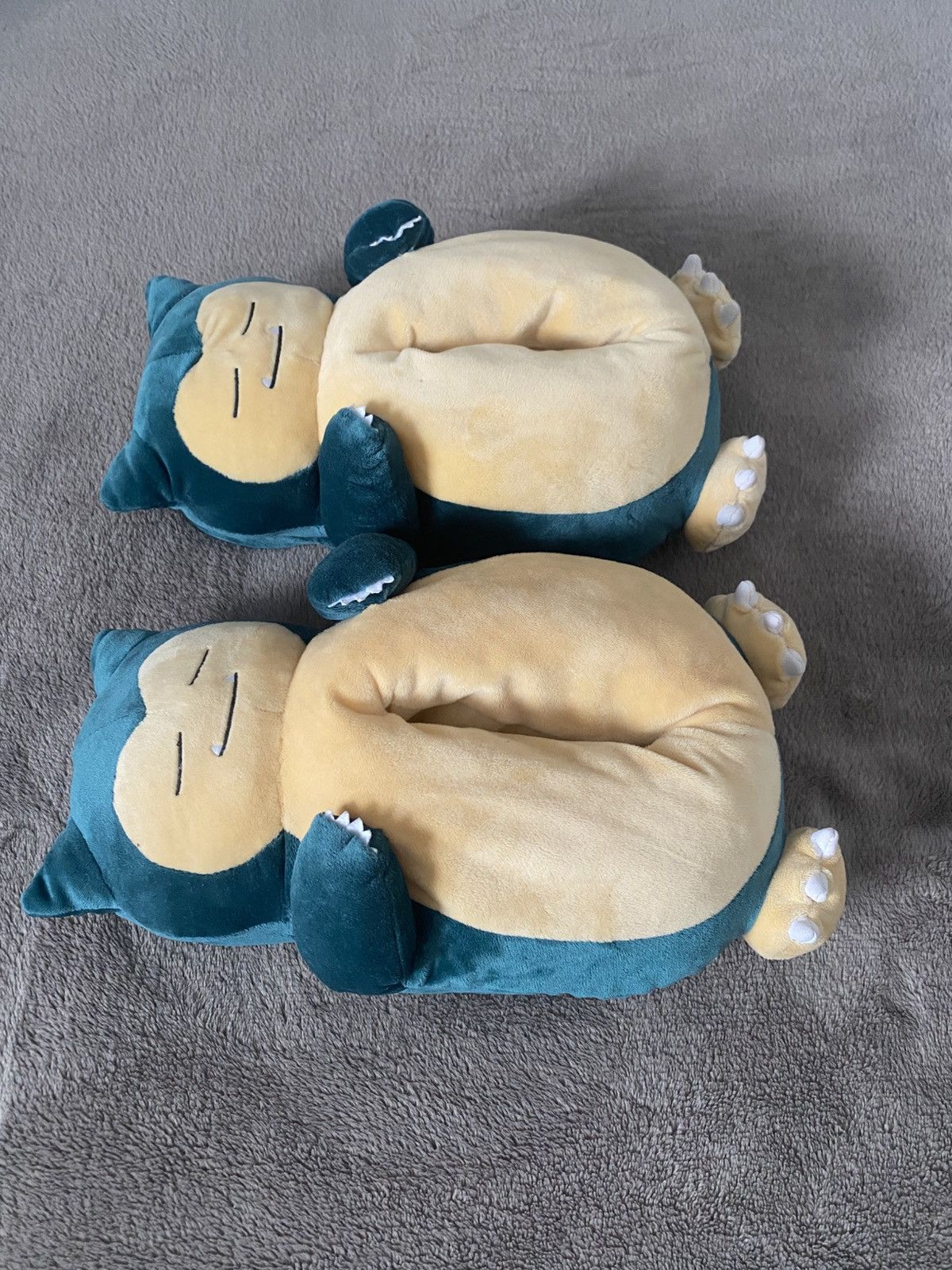 Pokemon Snorlax slippers Size US 9.5 / EU 42-43 - 2 Thumbnail