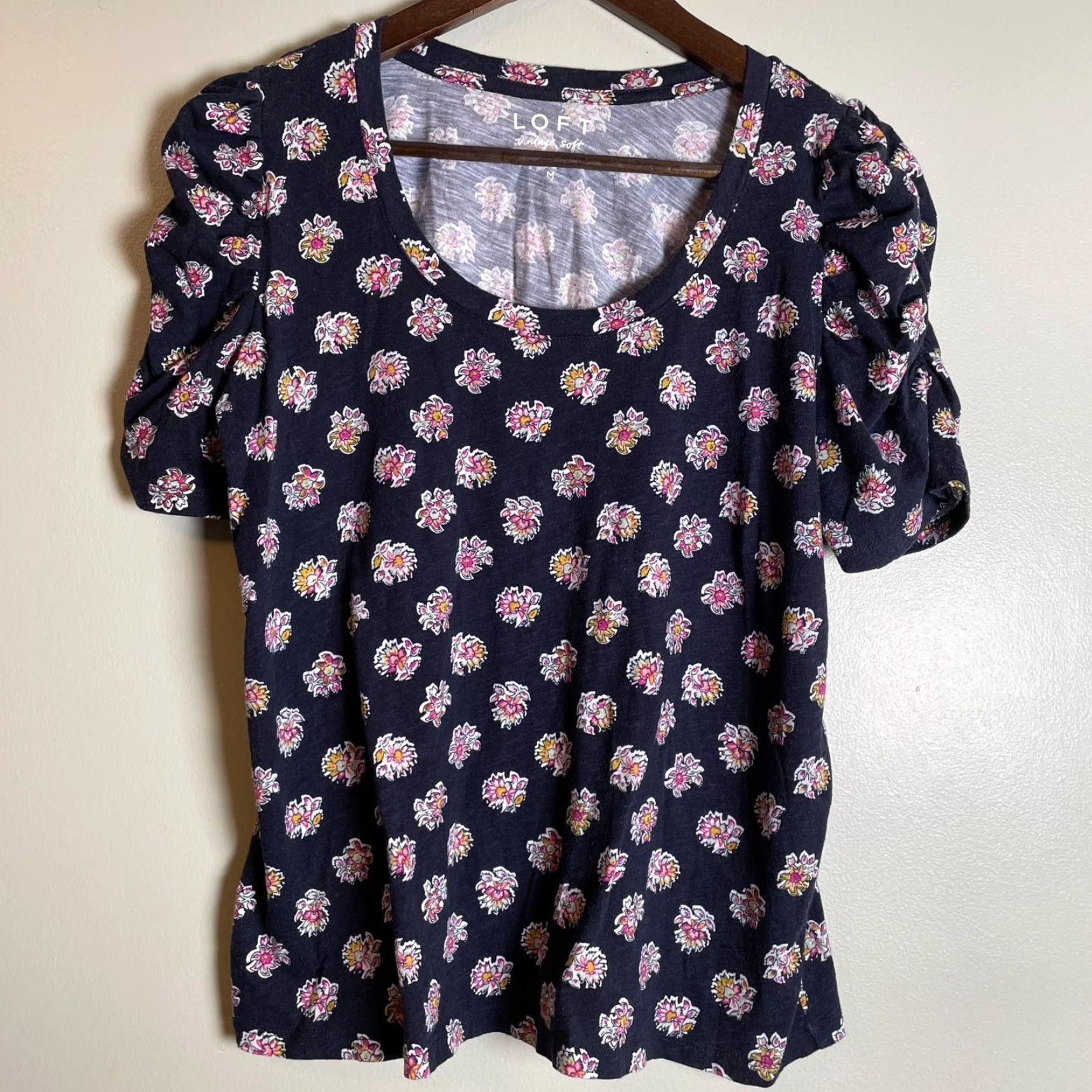 Loft VINTAGE LOFT Top TShirt M Floral Navy Blue Short Puff Sleeve Soft Dainty Pink Size M / US 6-8 / IT 42-44 - 2 Thumbnail