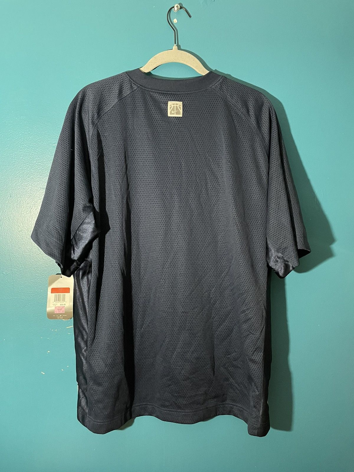 Nike NWT Vintage 2003 nike basketball center swoosh short sleeve Size US L / EU 52-54 / 3 - 6 Thumbnail
