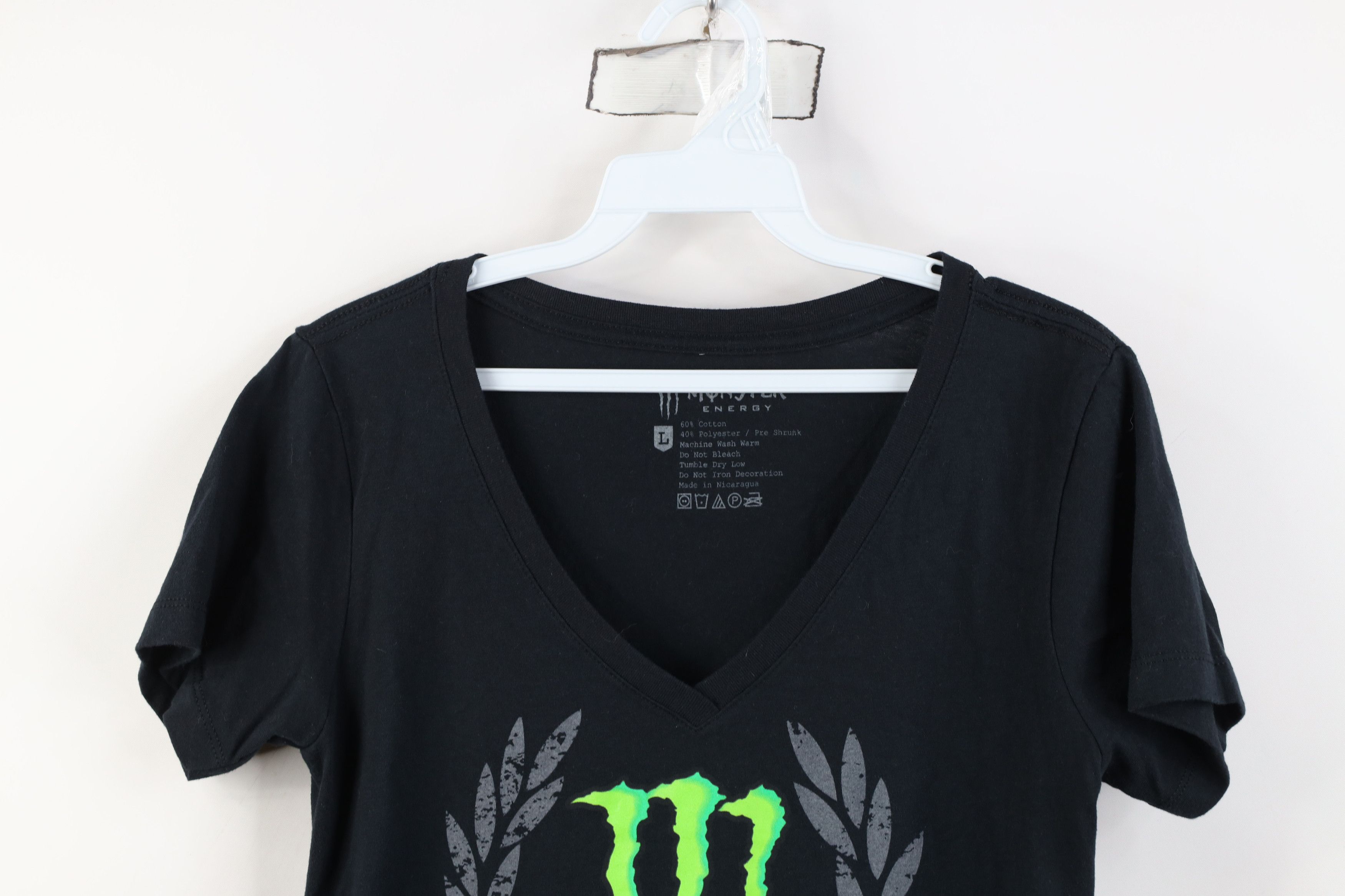 Vintage Y2K Monster Energy Drink Spell Out V-Neck T-Shirt Black Size L / US 10 / IT 46 - 2 Thumbnail