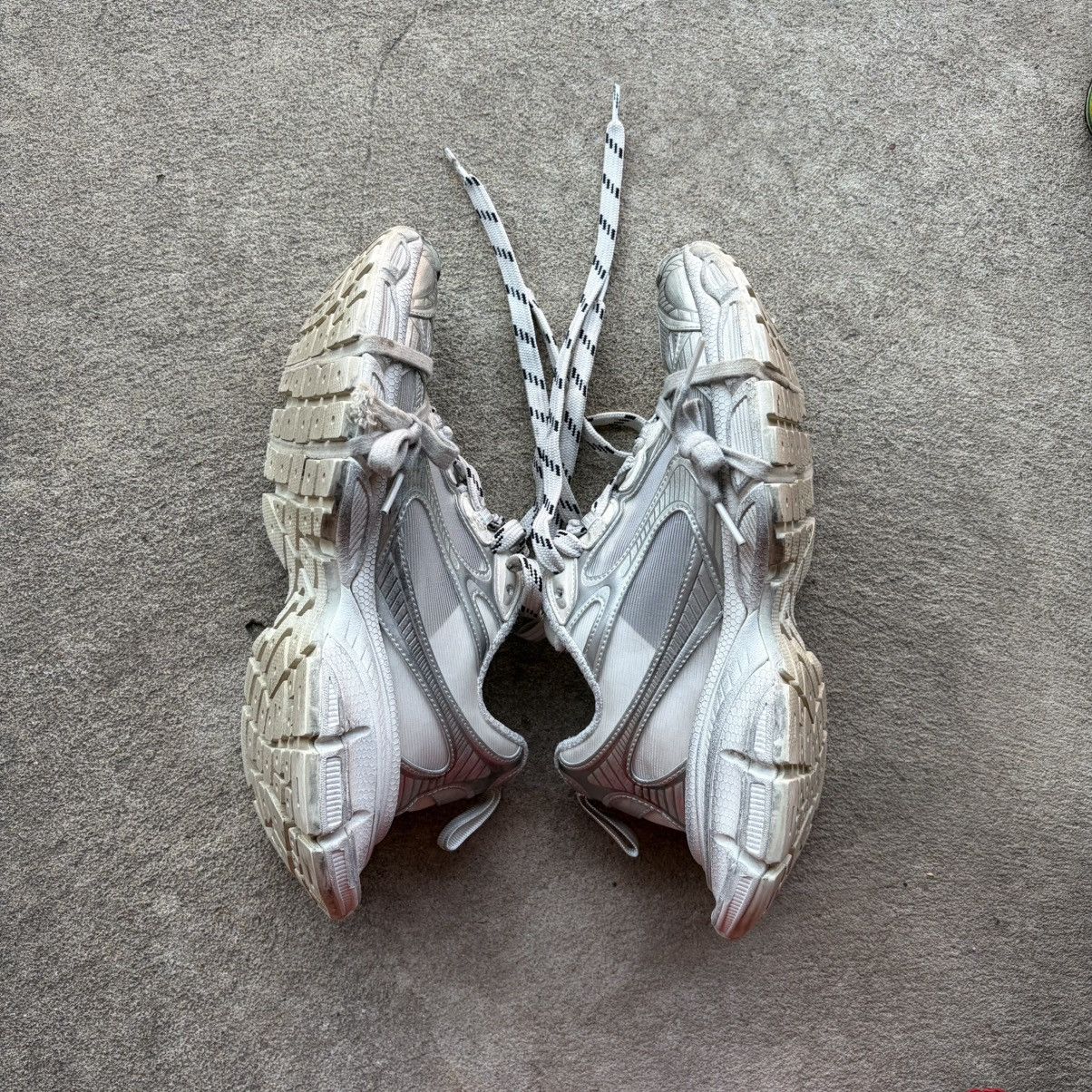 Balenciaga Balenciaga 3XL Sneaker White/Silver EU 41/US 8 Size US 8 / EU 41 - 10 Thumbnail