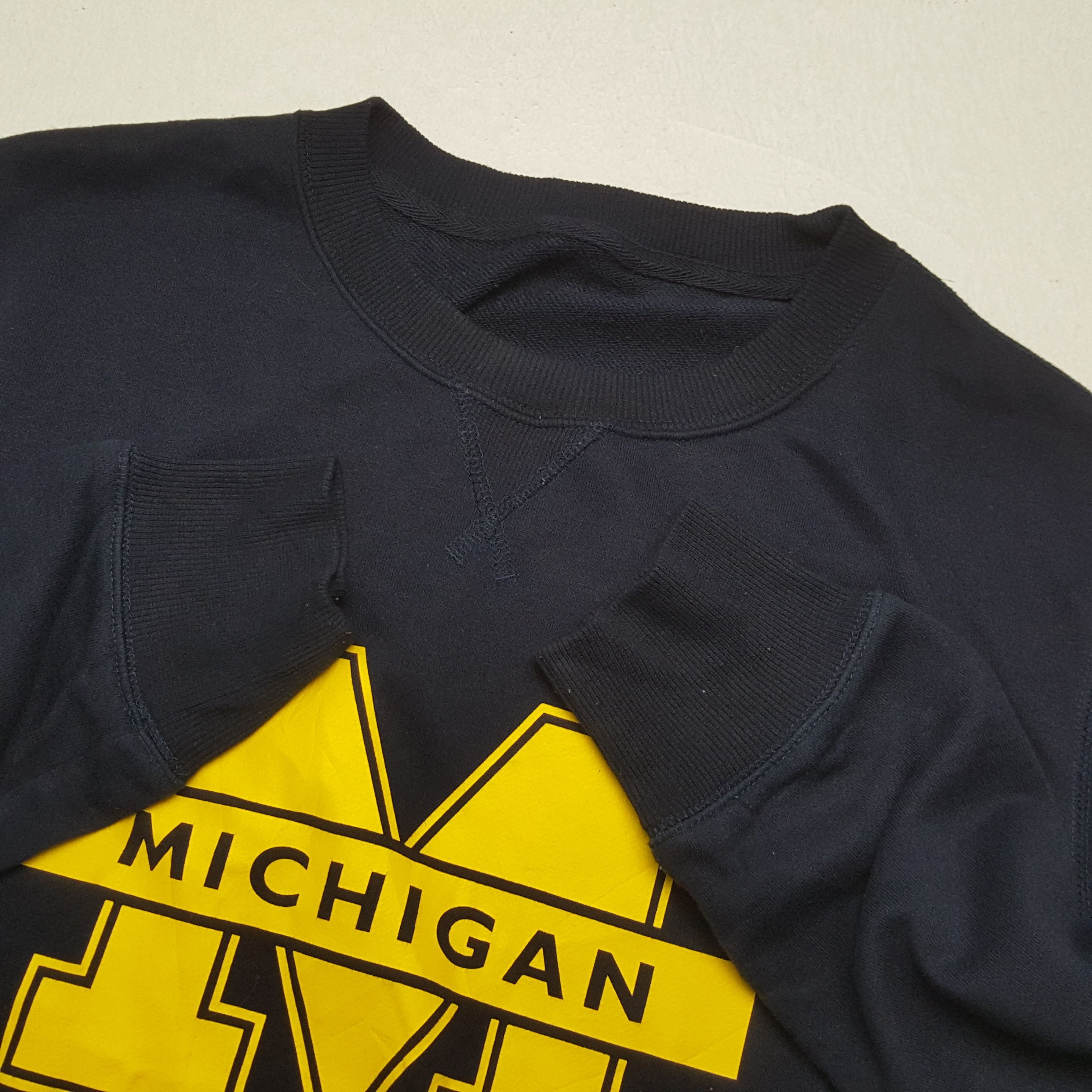 Vintage Vintage UNIVERSITY OF MICHIGAN Promo Streetwear Sweatshirt Size US M / EU 48-50 / 2 - 8 Thumbnail