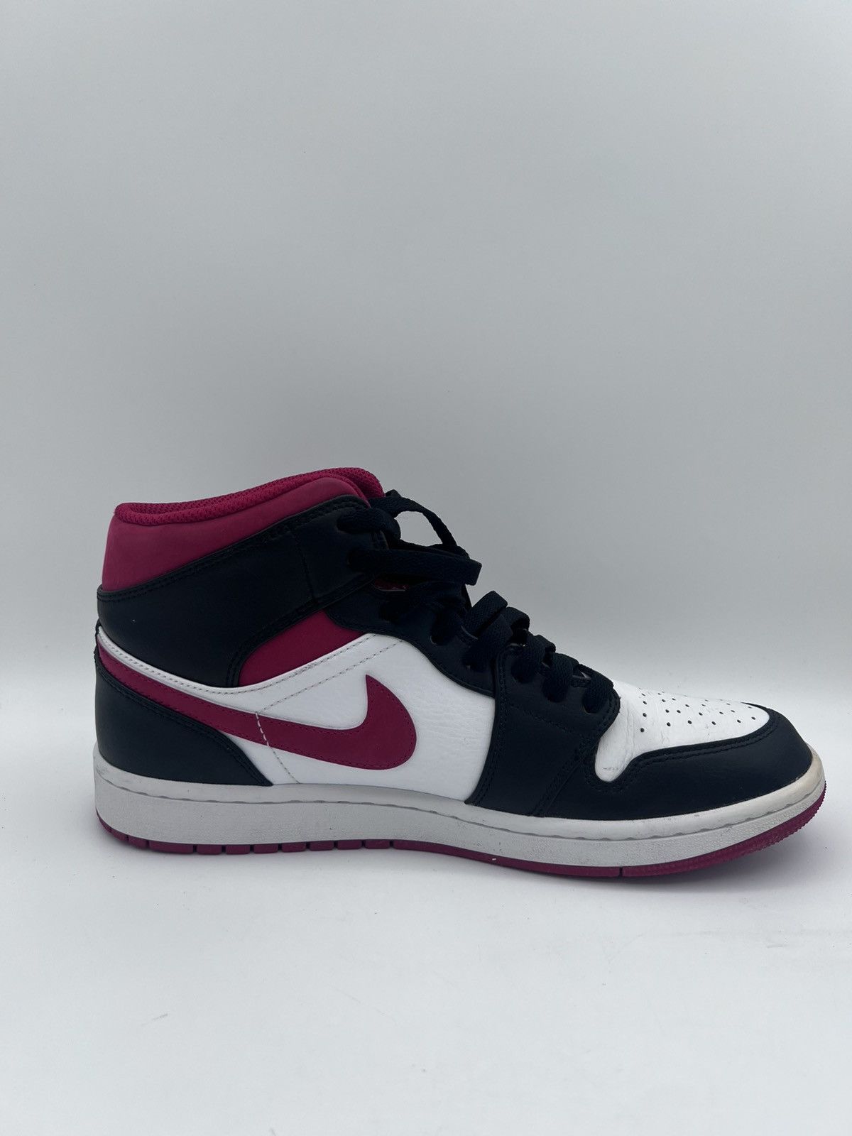 Nike Nike Mens Air Jordan 1 Mid 554724-122 White Basketball 9.5 Size US 9.5 / EU 42-43 - 8 Thumbnail